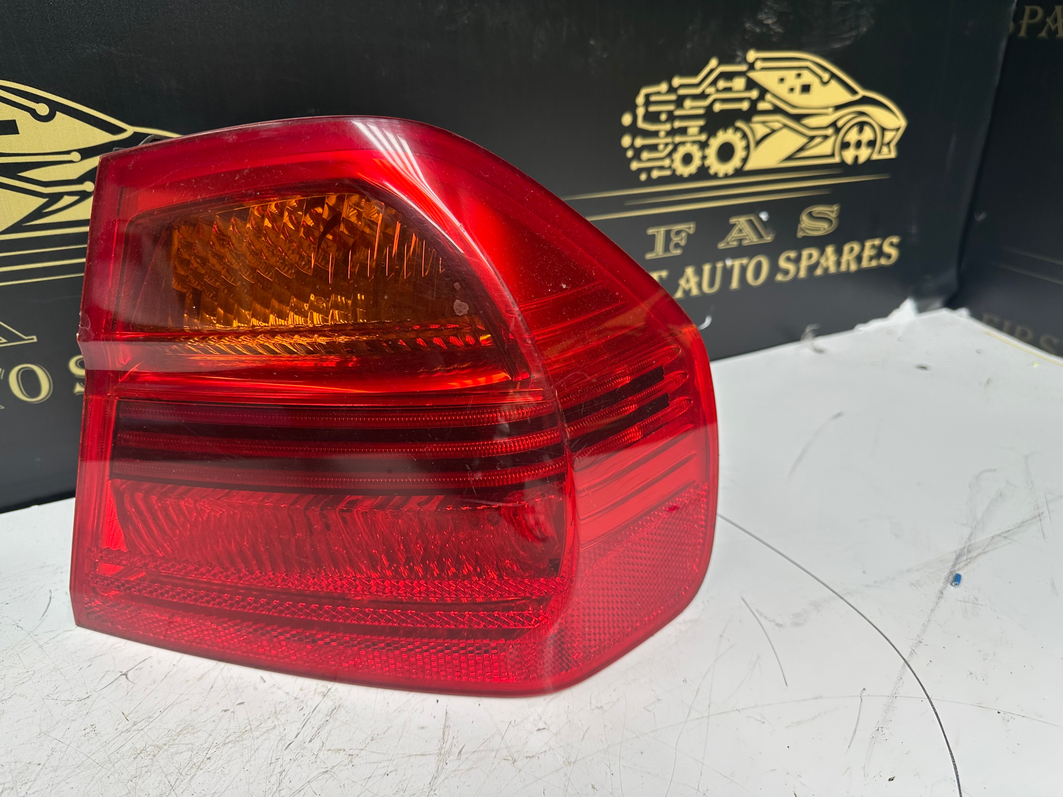 BMW E90 2004-2008 Right Rear Taillight RH Exterior (276302 R)