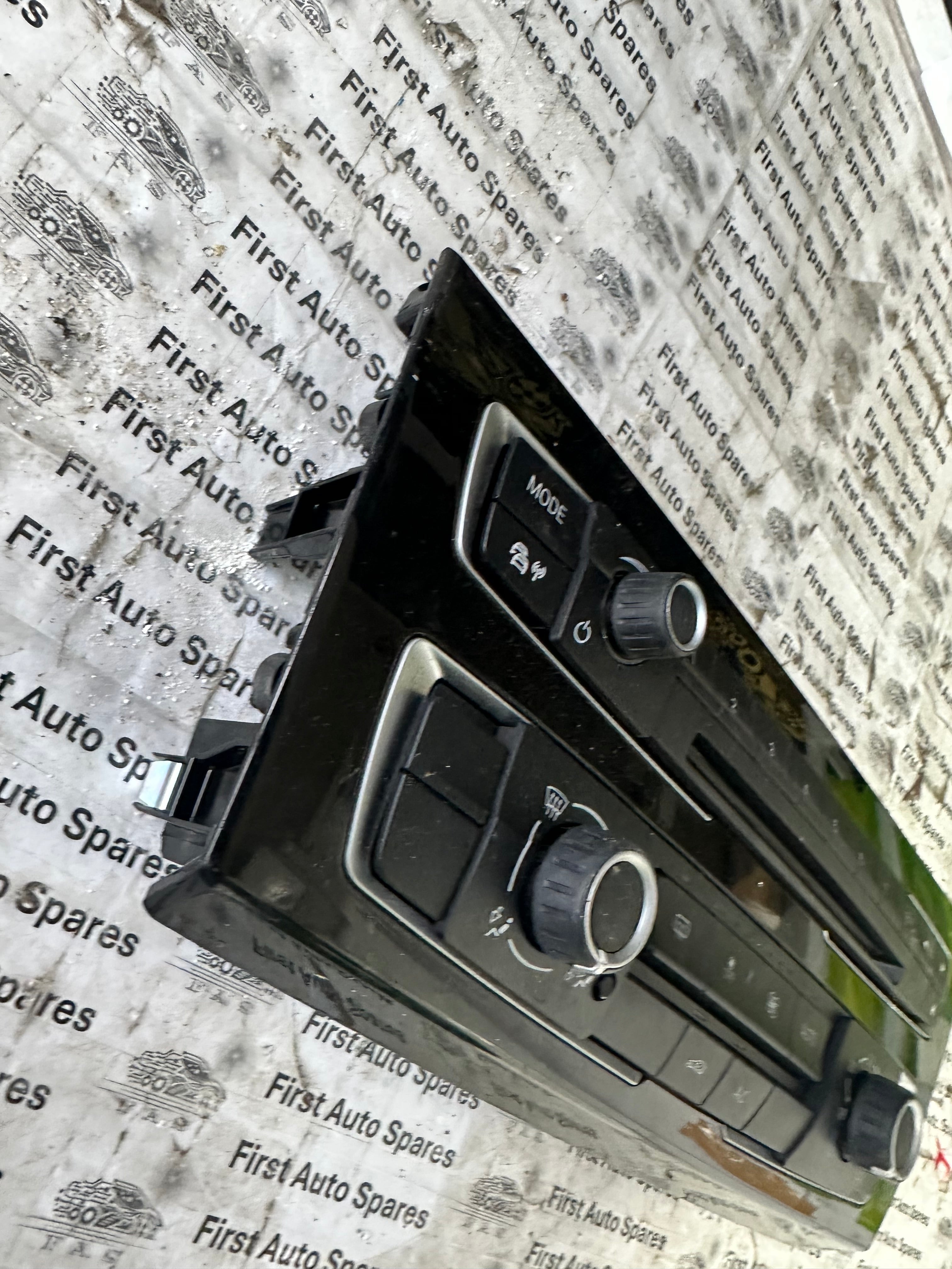BMW 1 Series F20 F21 LCI A/C Climate Control Panel (9338772)