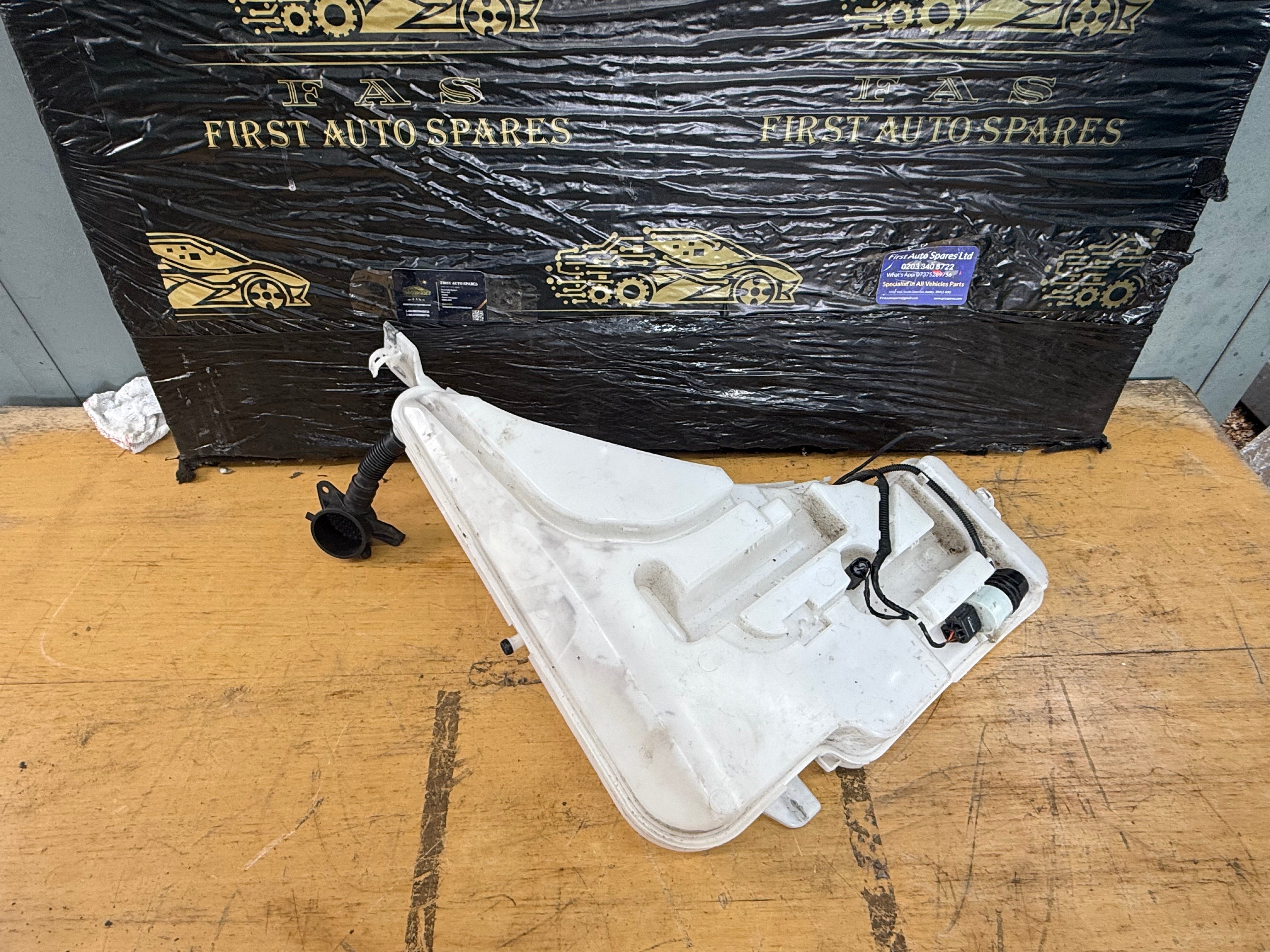 BMW 3 Series F30 Windscreen Washer Bottle & Pump (7241671-14) (7241671)