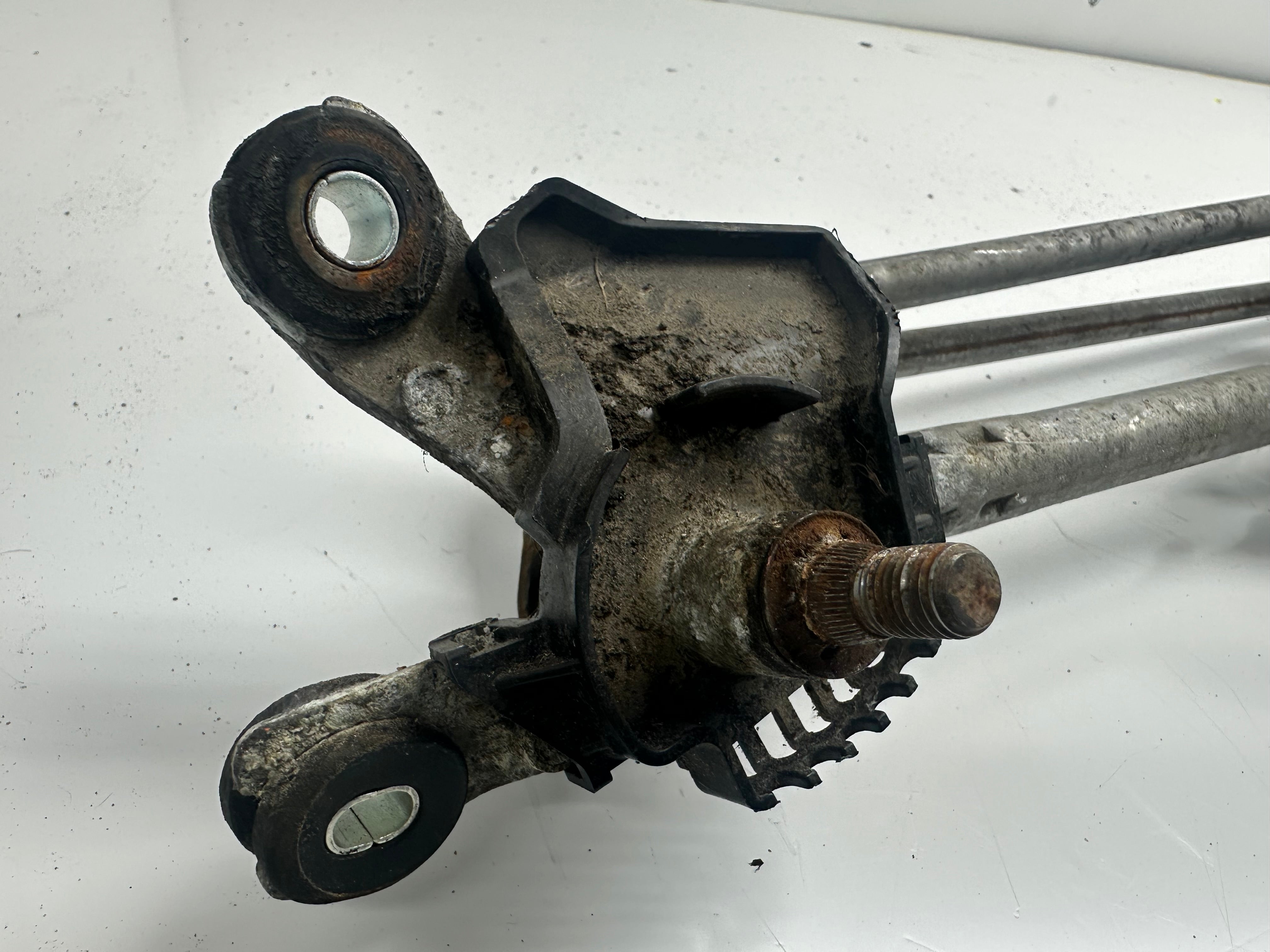 Mazda 2 2009 Front Wiper Motor & Linkage (DF80 9602B-092)