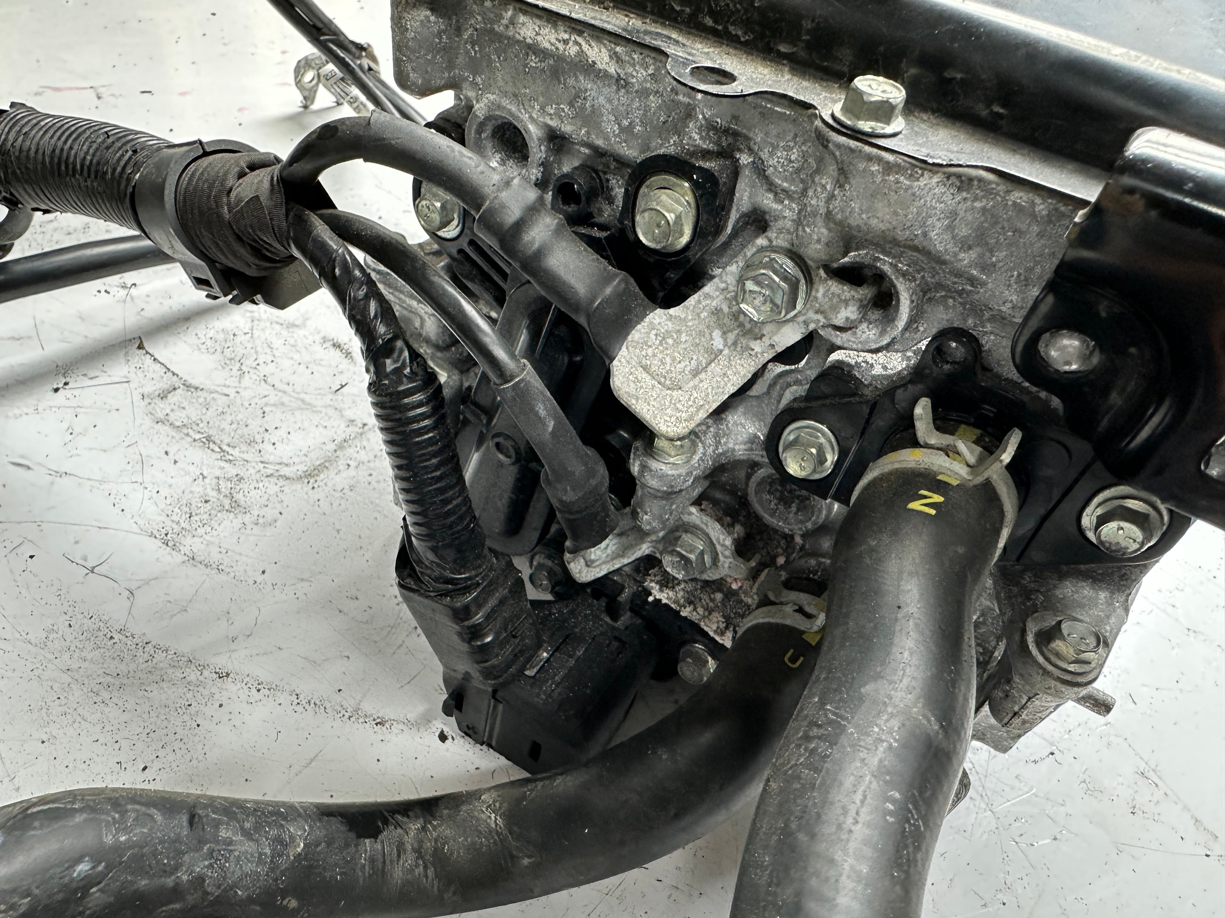 Toyota Corolla Hybrid Inverter Assy with Converter (G9200-47331) (22JTED4733122J120220)