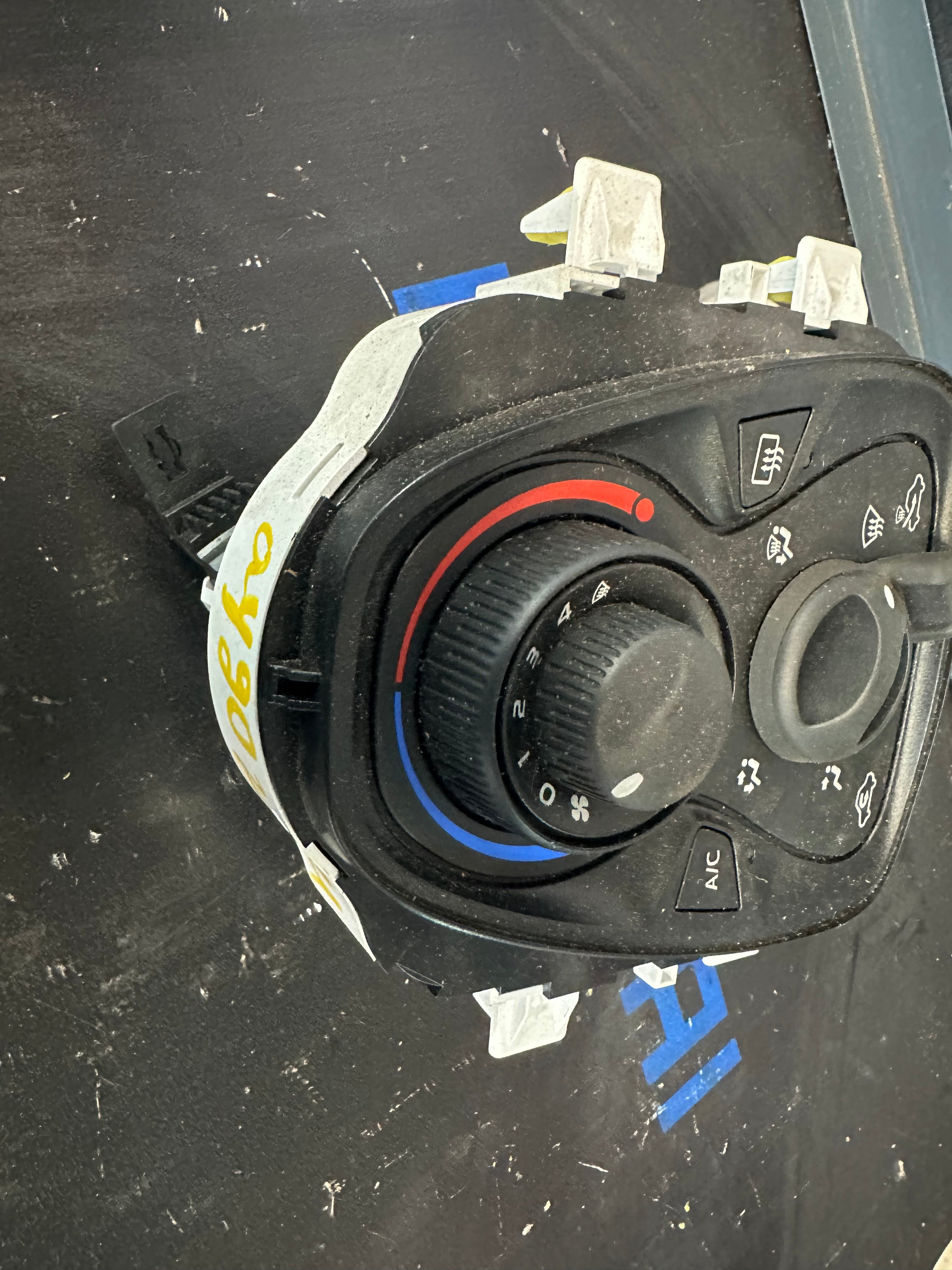 Toyota Aygo 2021 Climate Control Panel (55900-YV030)