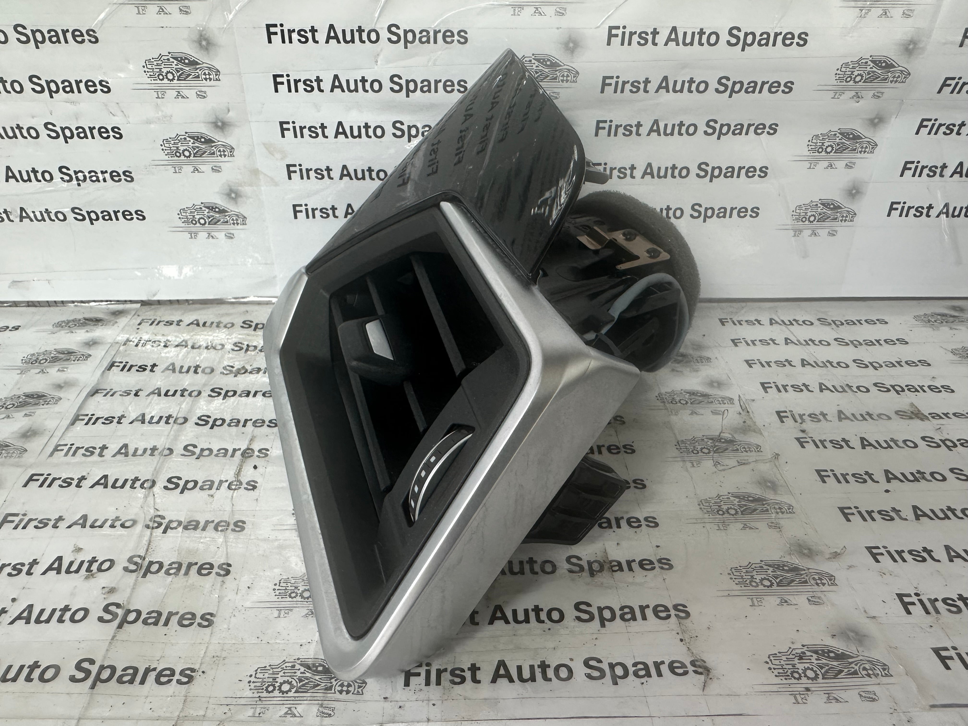 BMW 4 & 3 Series G20 G80 Dashboard Air Vent Grille Right Side (6848619, 9N962471402)