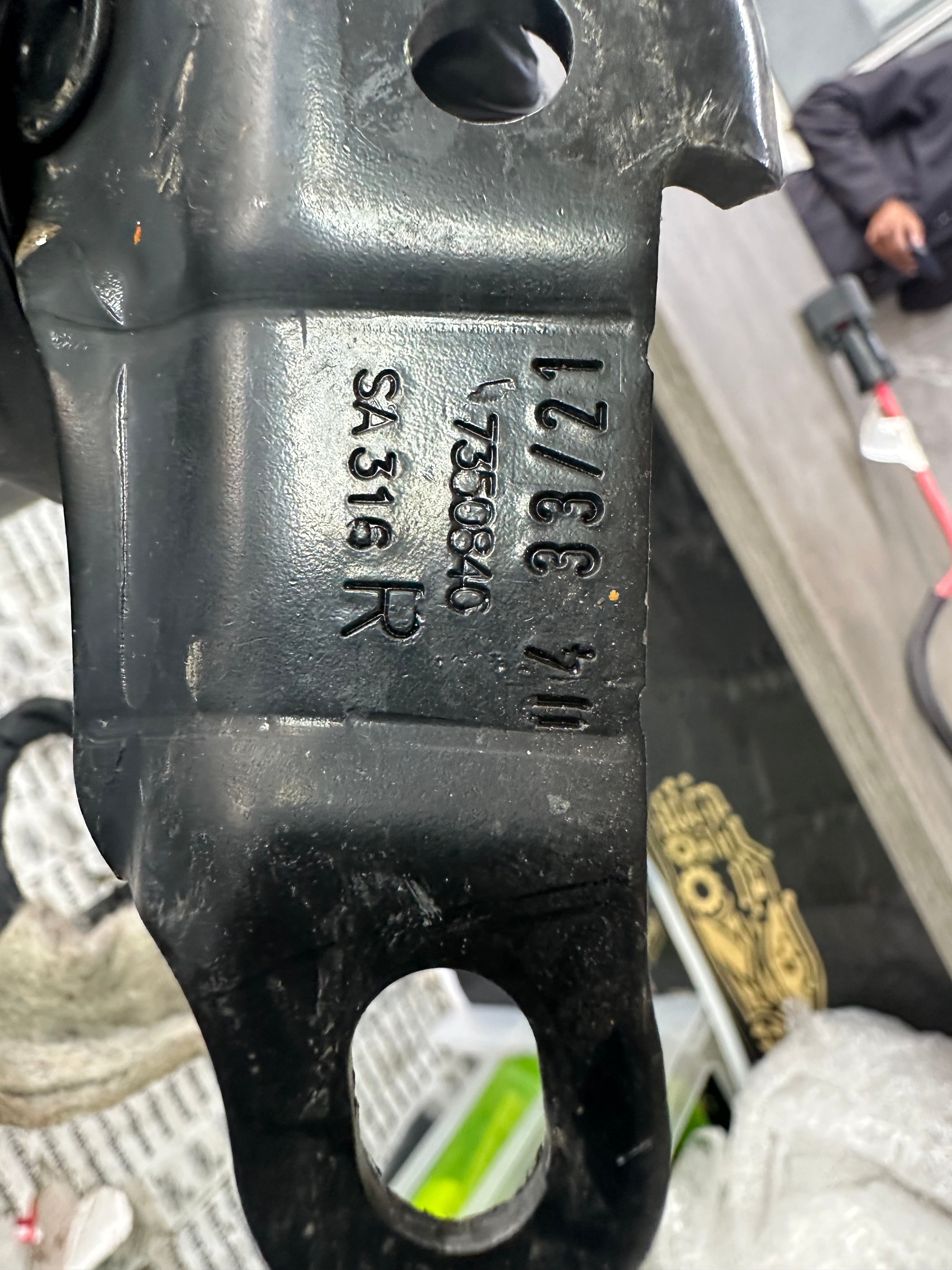 BMW X1 F48 Left Passenger Tailgate Powerlift Electric Strut (7350839)