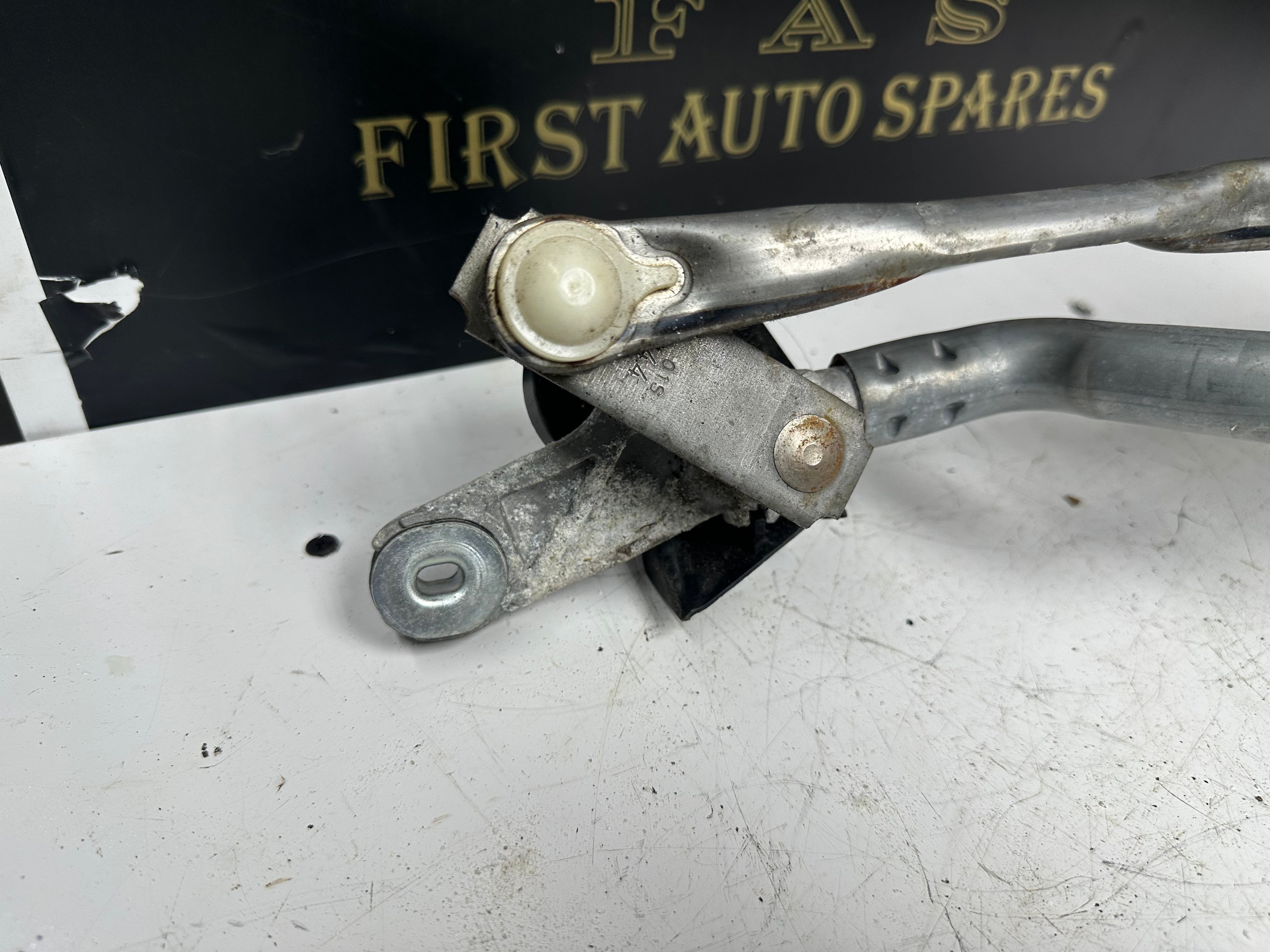 Toyota Yaris 2019 Front Wiper Motor & Linkage (85110-0D200) (159300-4124)