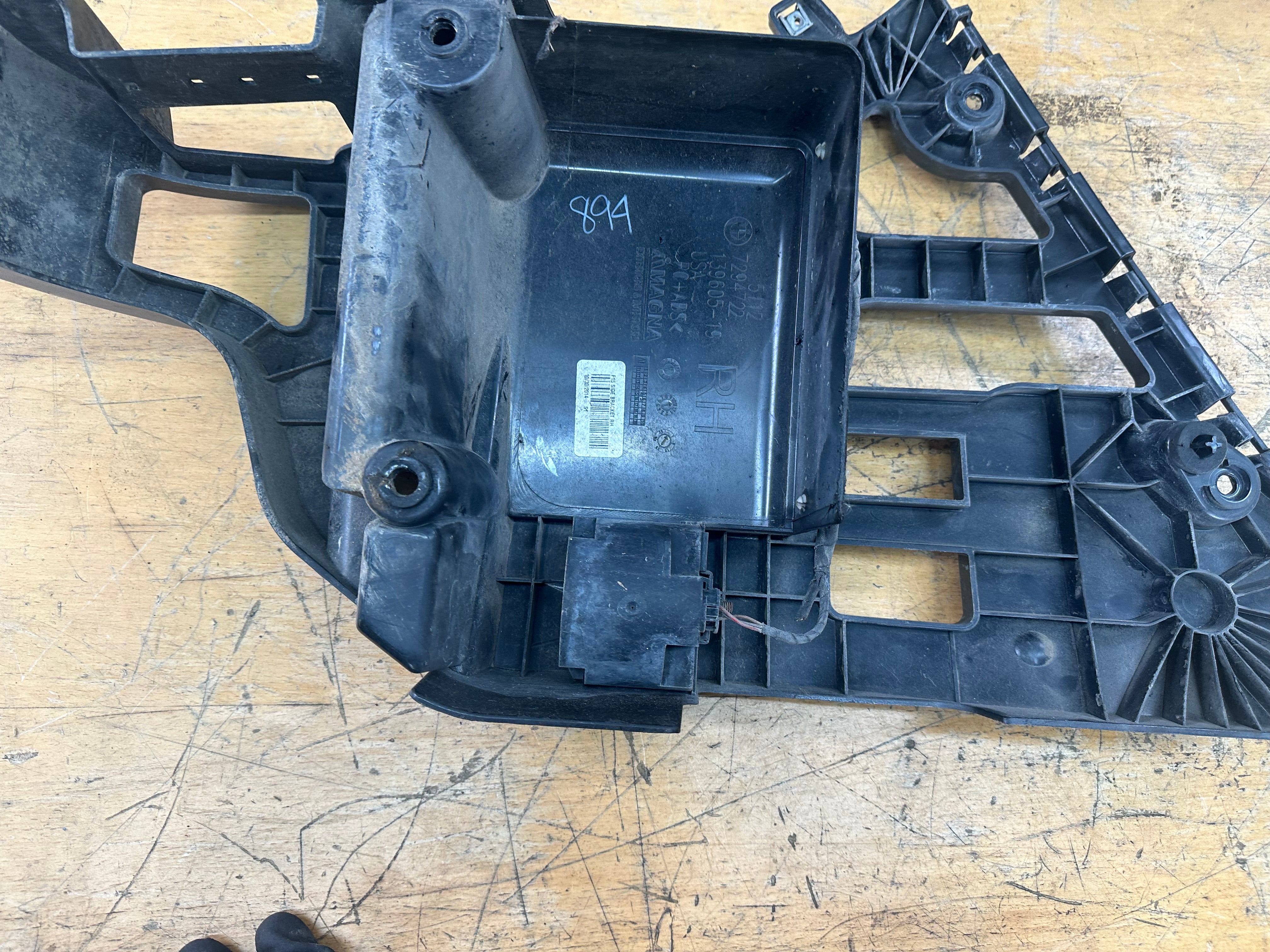 BMW X5 Series F15 Rear Bumper Bracket Right Driver Side (7294722) (139605-19)