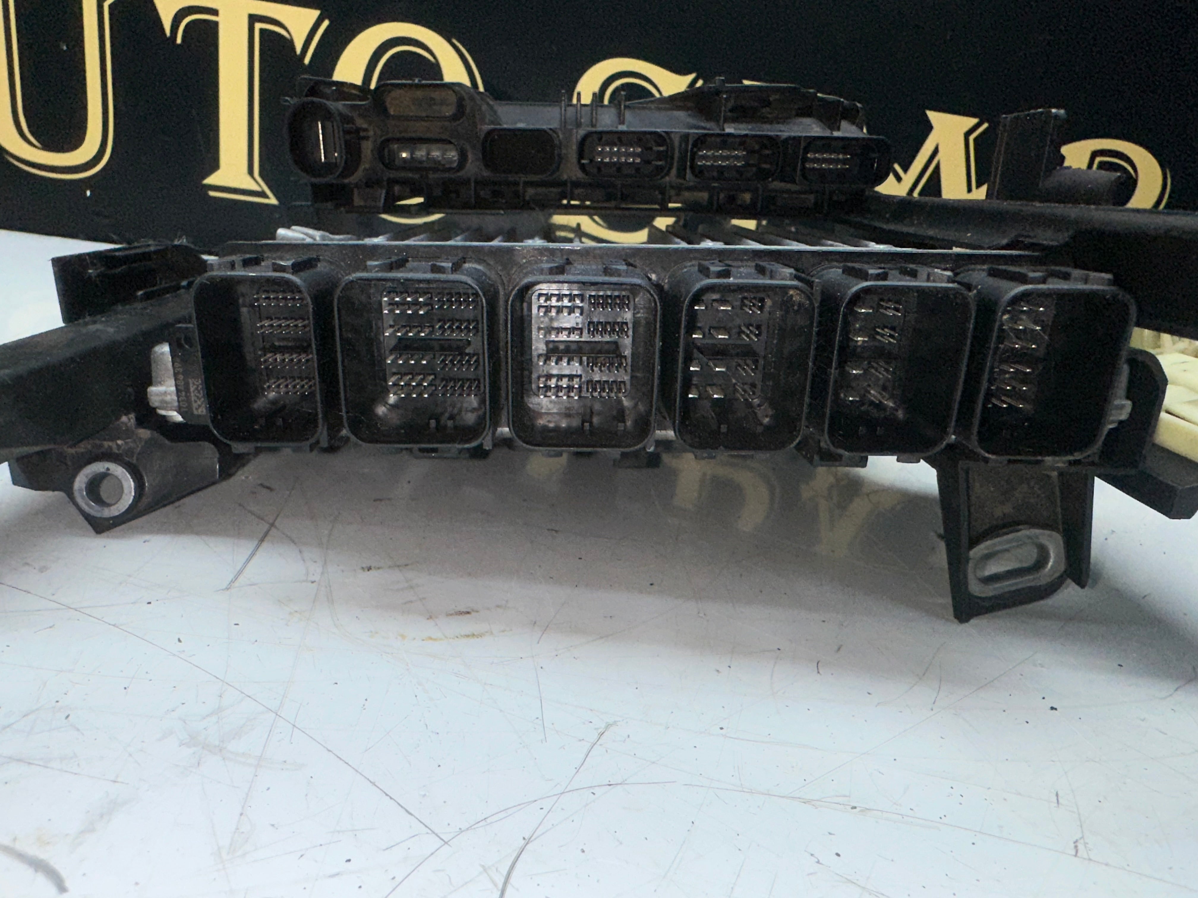 BMW Computer ECU (8693212-01) (0261S18706)