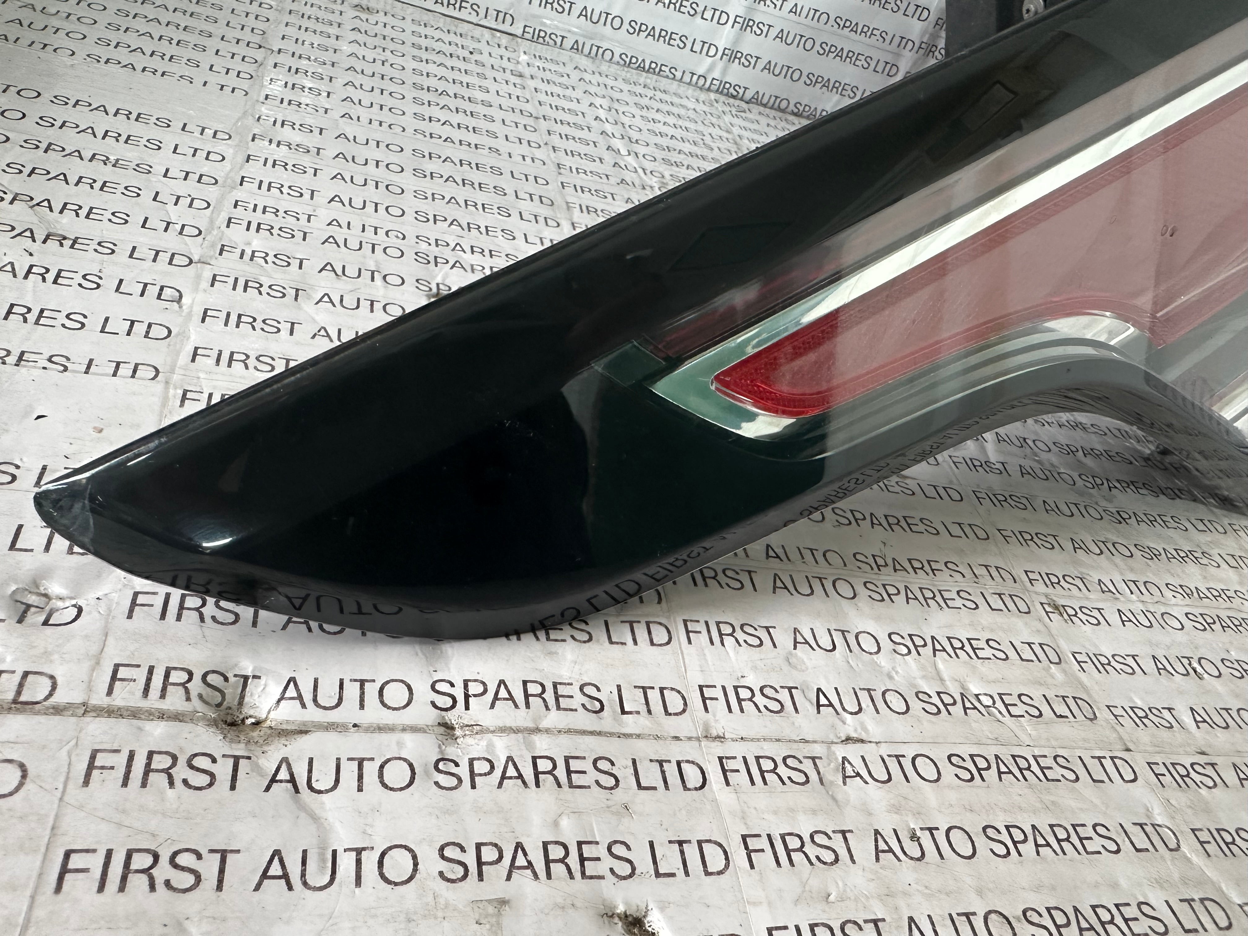 Range Rover Sport 2016 Left Rear Tail Light (FR26320102)