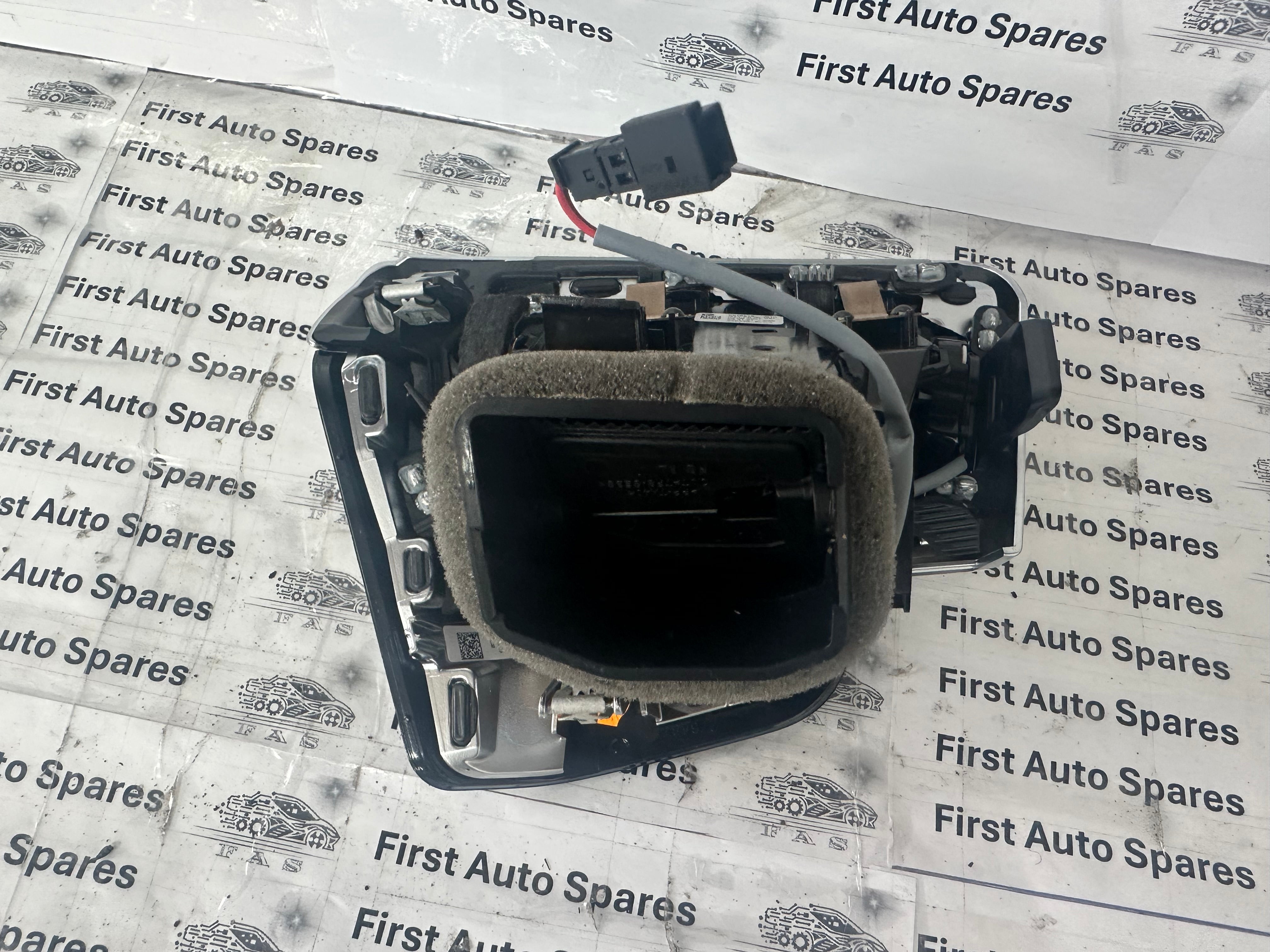 BMW 4 & 3 Series G20 G80 Dashboard Air Vent Grille Right Side (6848619, 9N962471402)