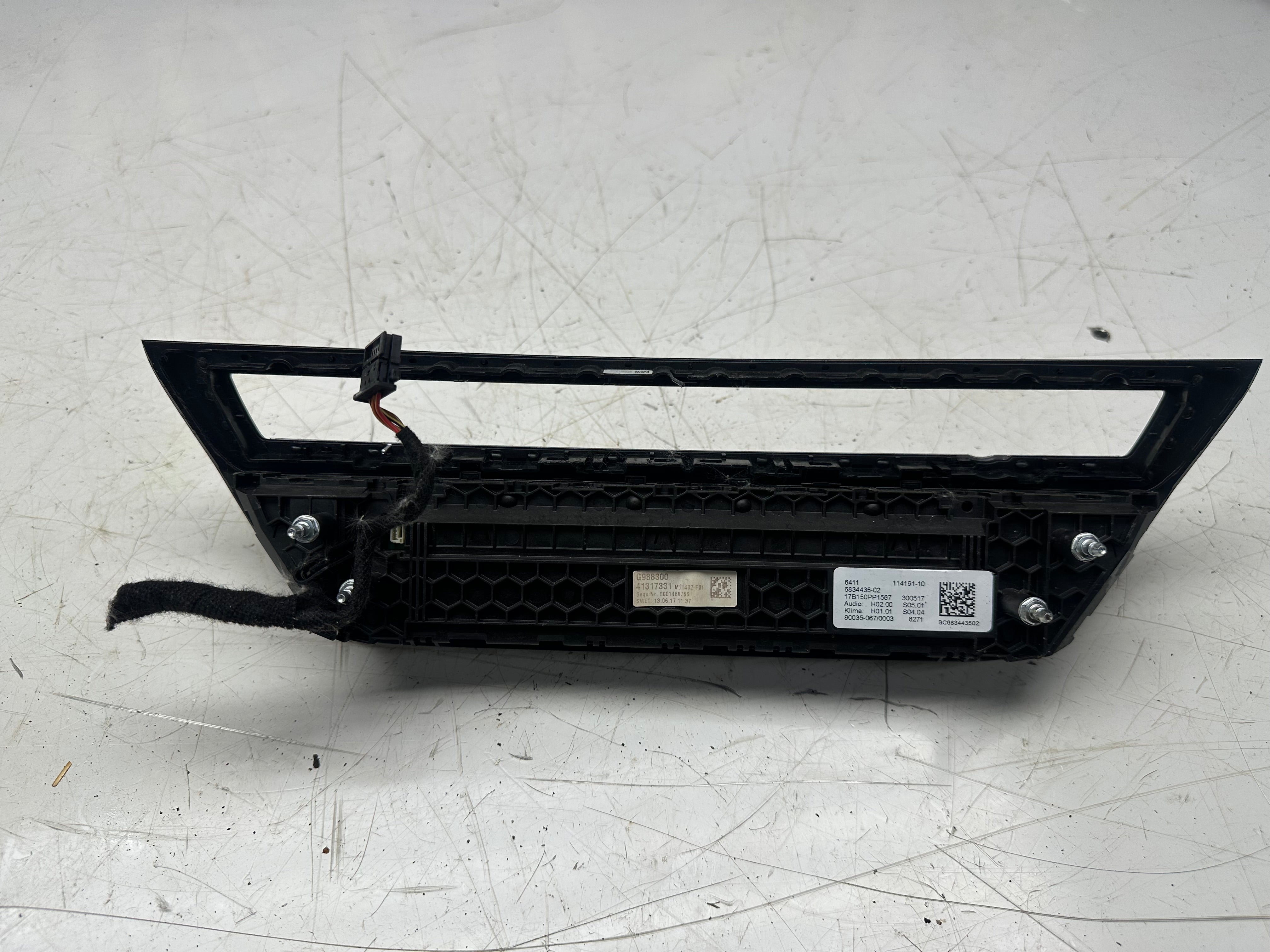 BMW 5 Series G30 Climate Control Panel 2016–2019 (6834435-02) (6411 114191-10)