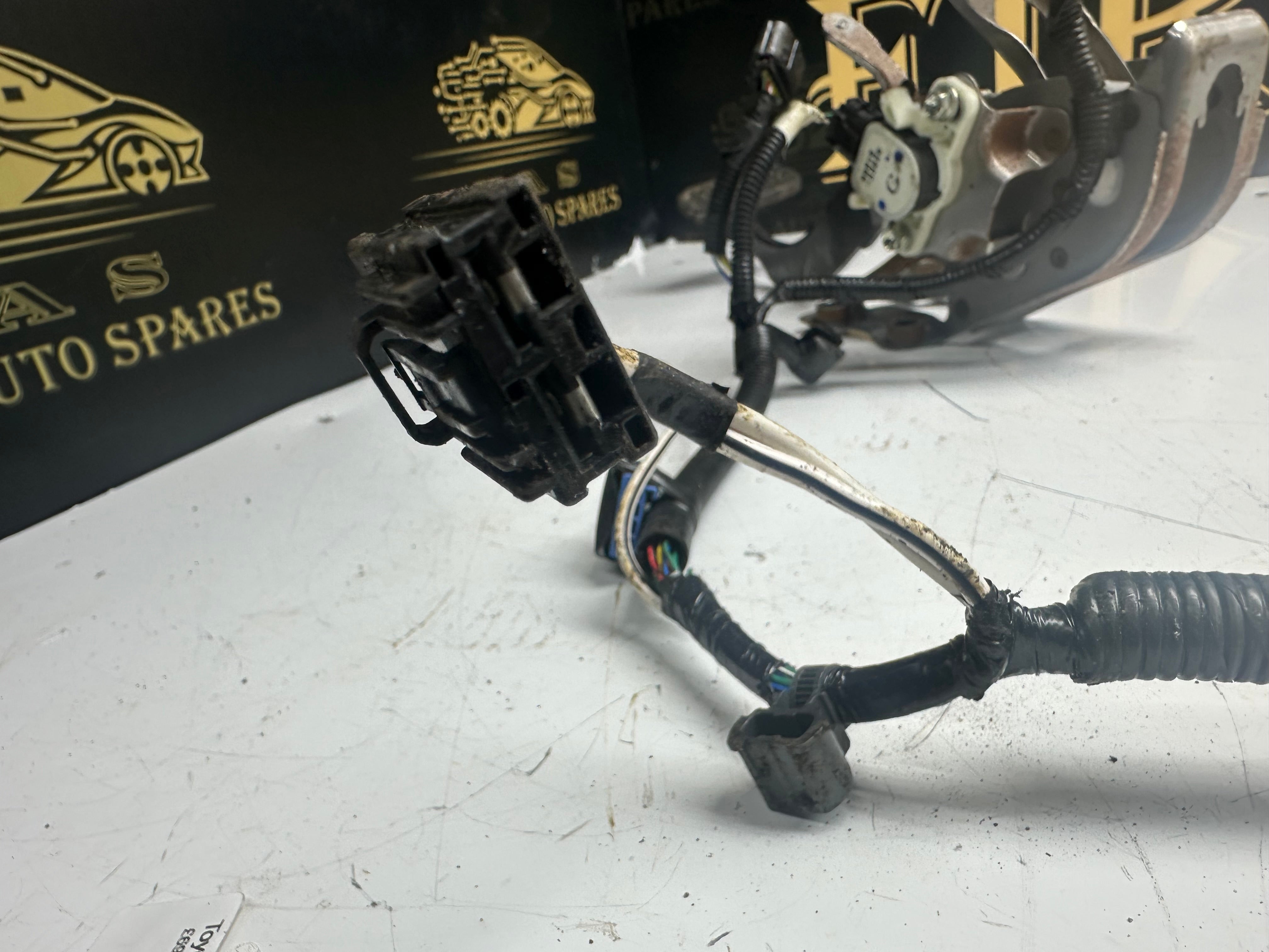 Toyota Yaris Hybrid Brake Pedal (89510-33020) (47121-52010)