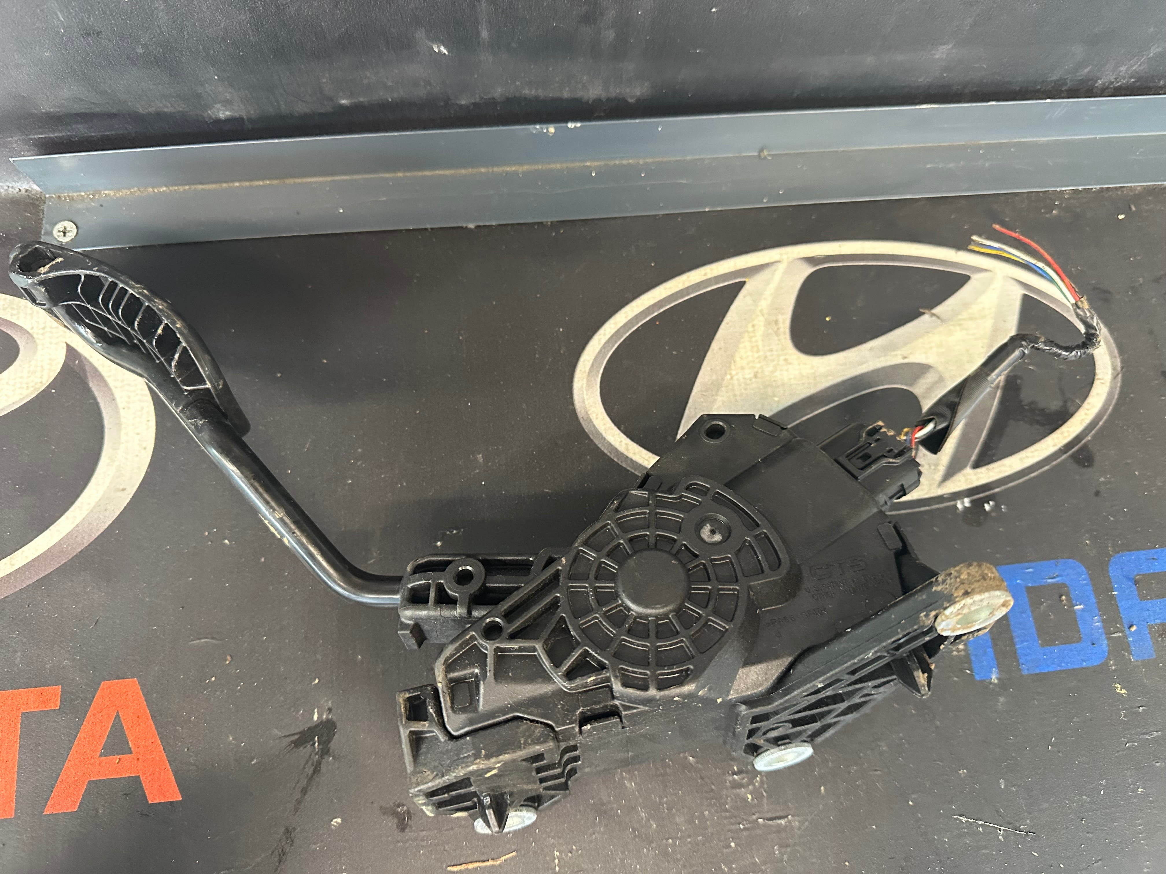 Toyota Corolla 2022 2.0 Hybrid Accelerator Throttle Pedal (78110-02191)