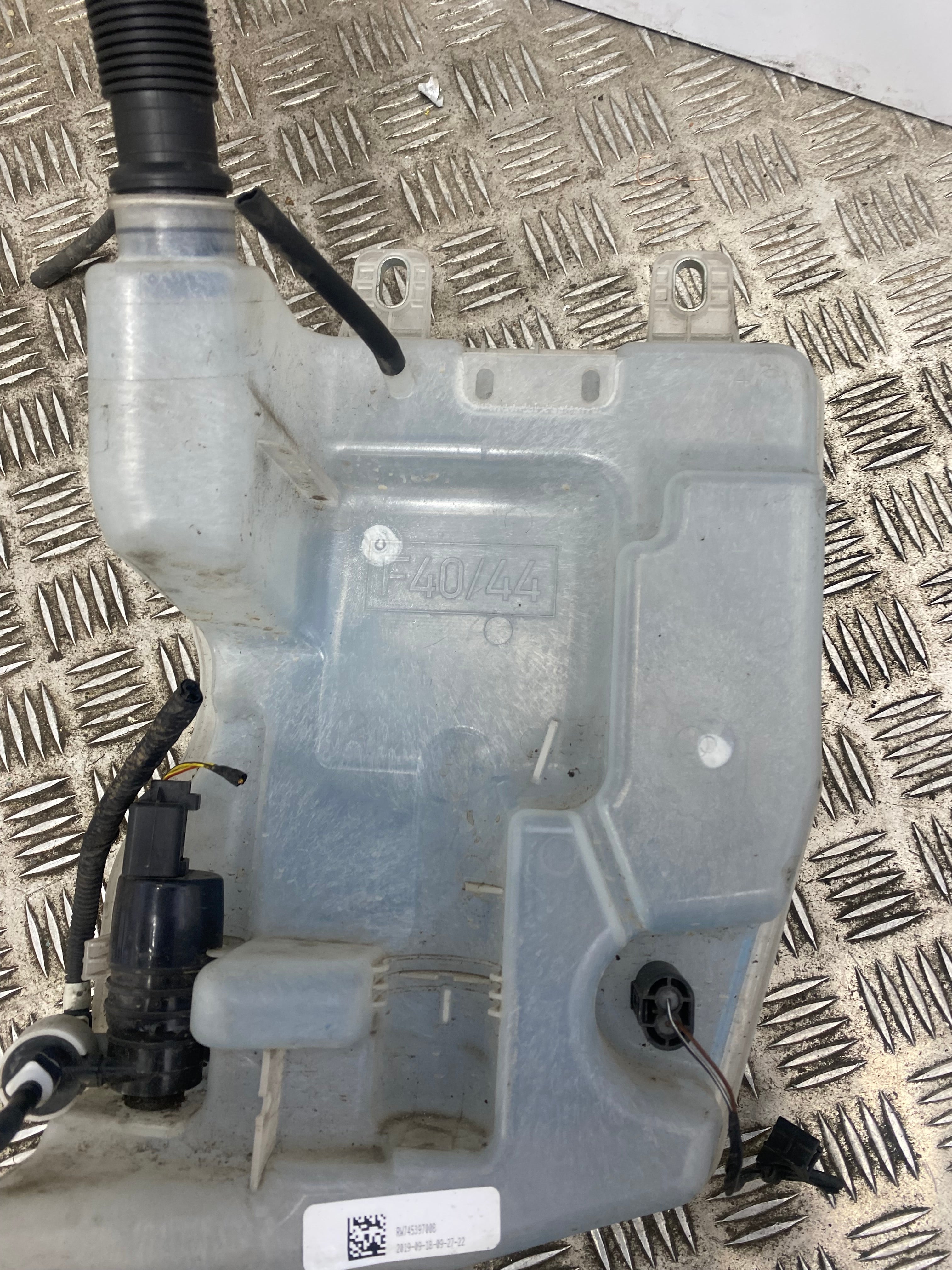 BMW 1 Series F40 Windscreen Washer Fluid Reservoir Bottle 2019–Present (745397008)