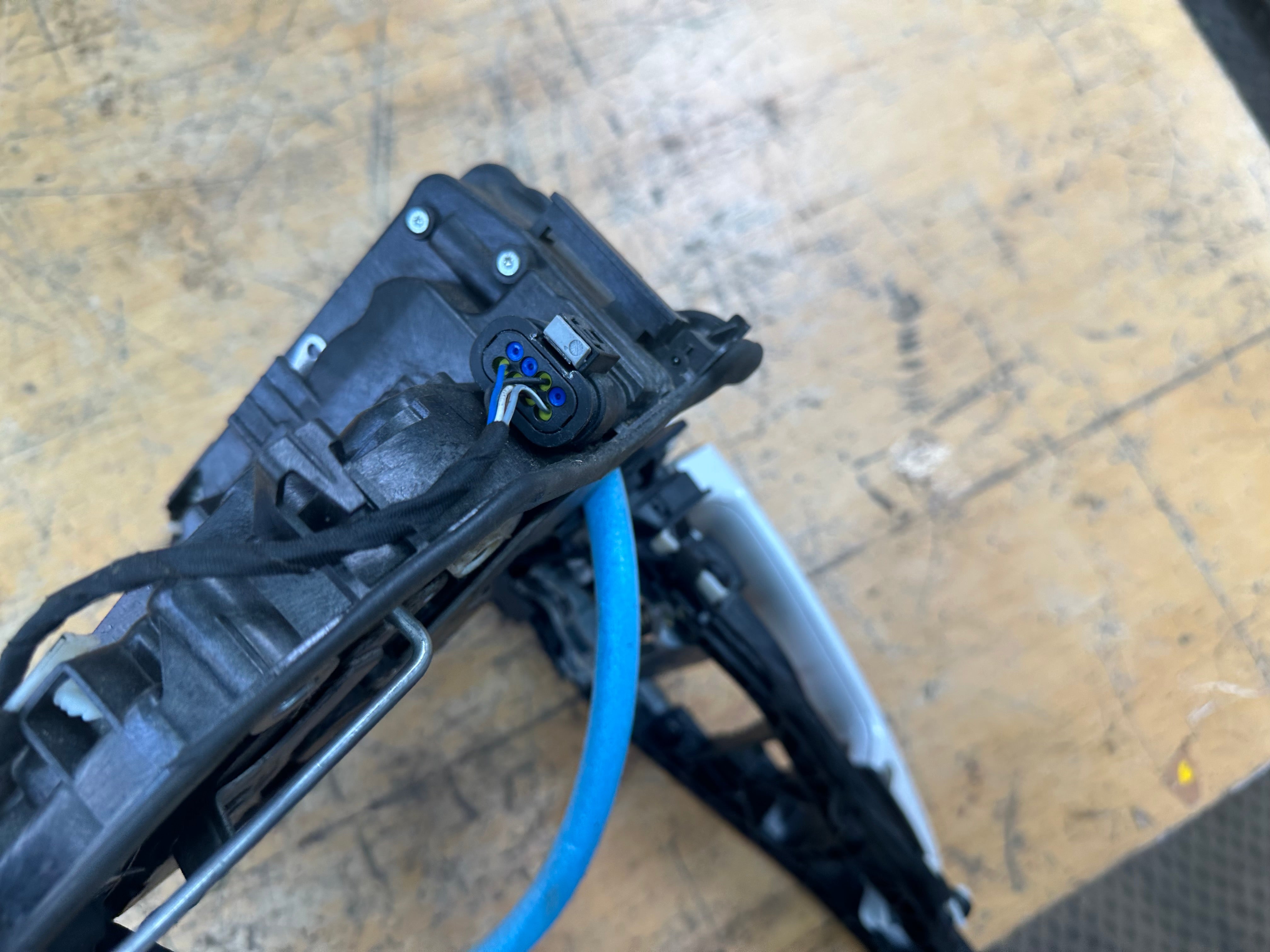 BMW X6 F16 X5 F15 Right Front Driver’s Door Lock & Handle (7362790) (184278-10)