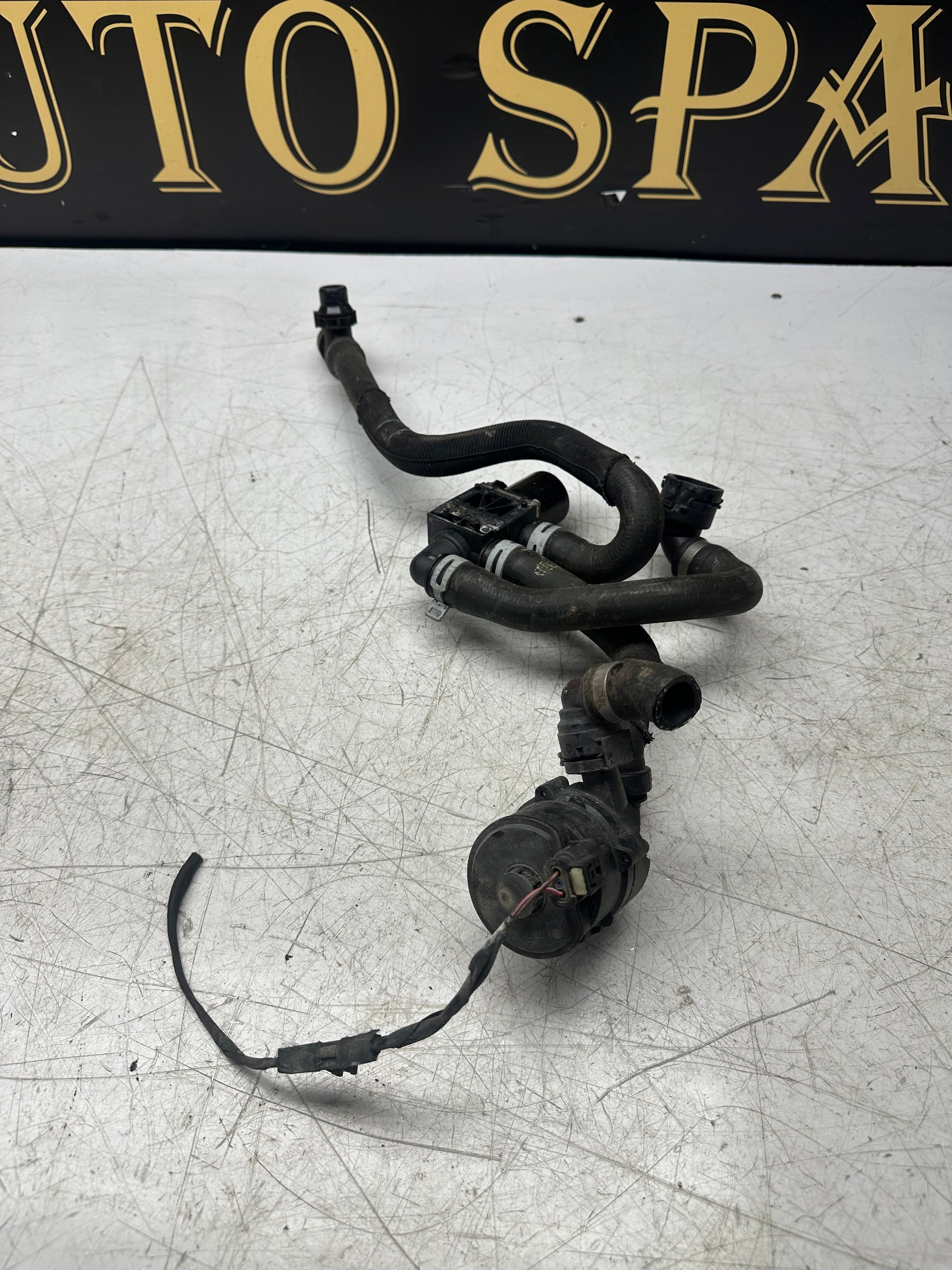 BMW 5 Series Cooling Hose ASSEMBLEY 2284331 2284288(2010–2017)