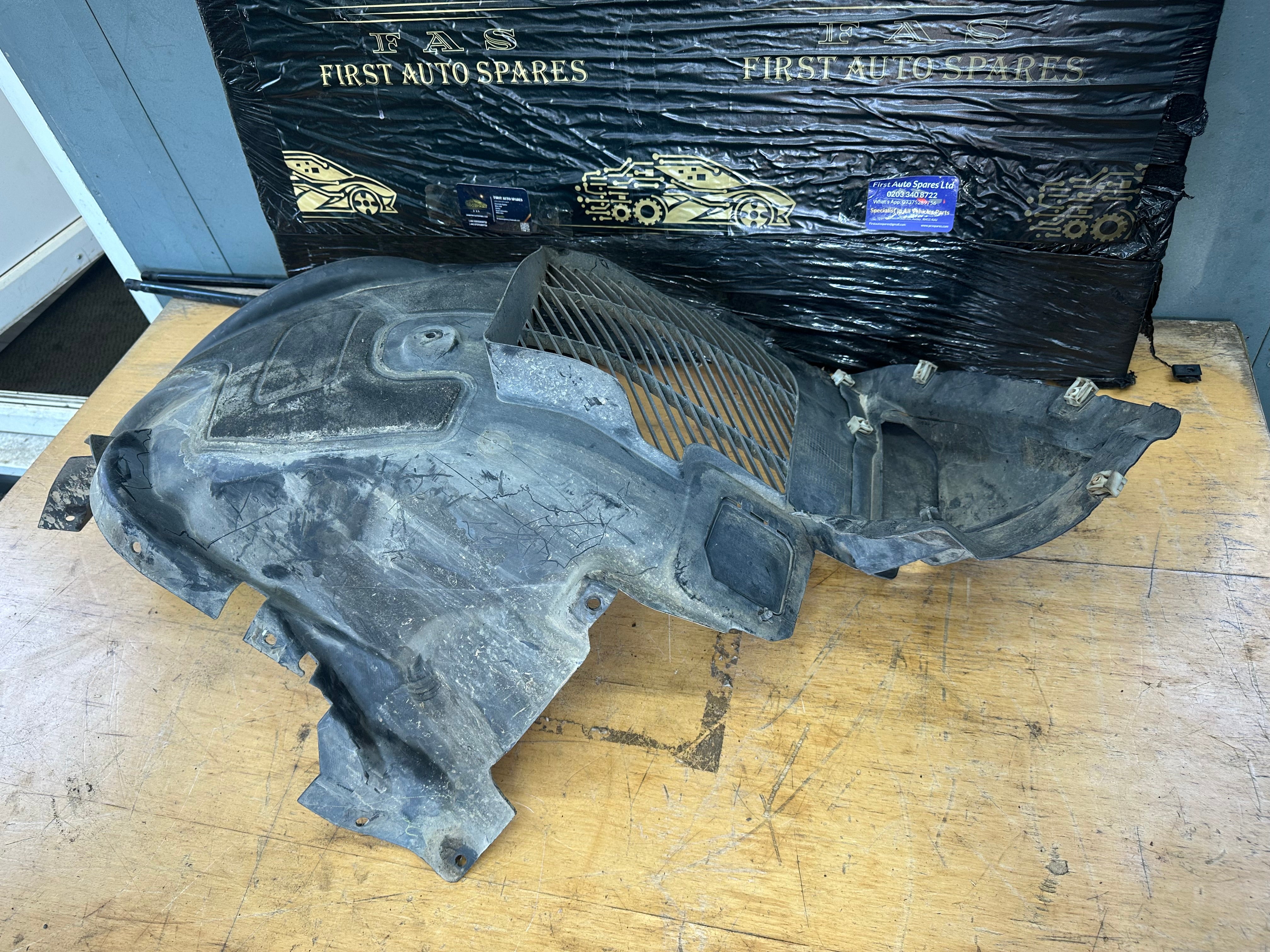 BMW X5 Driver Right Front Wheel Arch Liner Cover (51717325405) (108341-10)