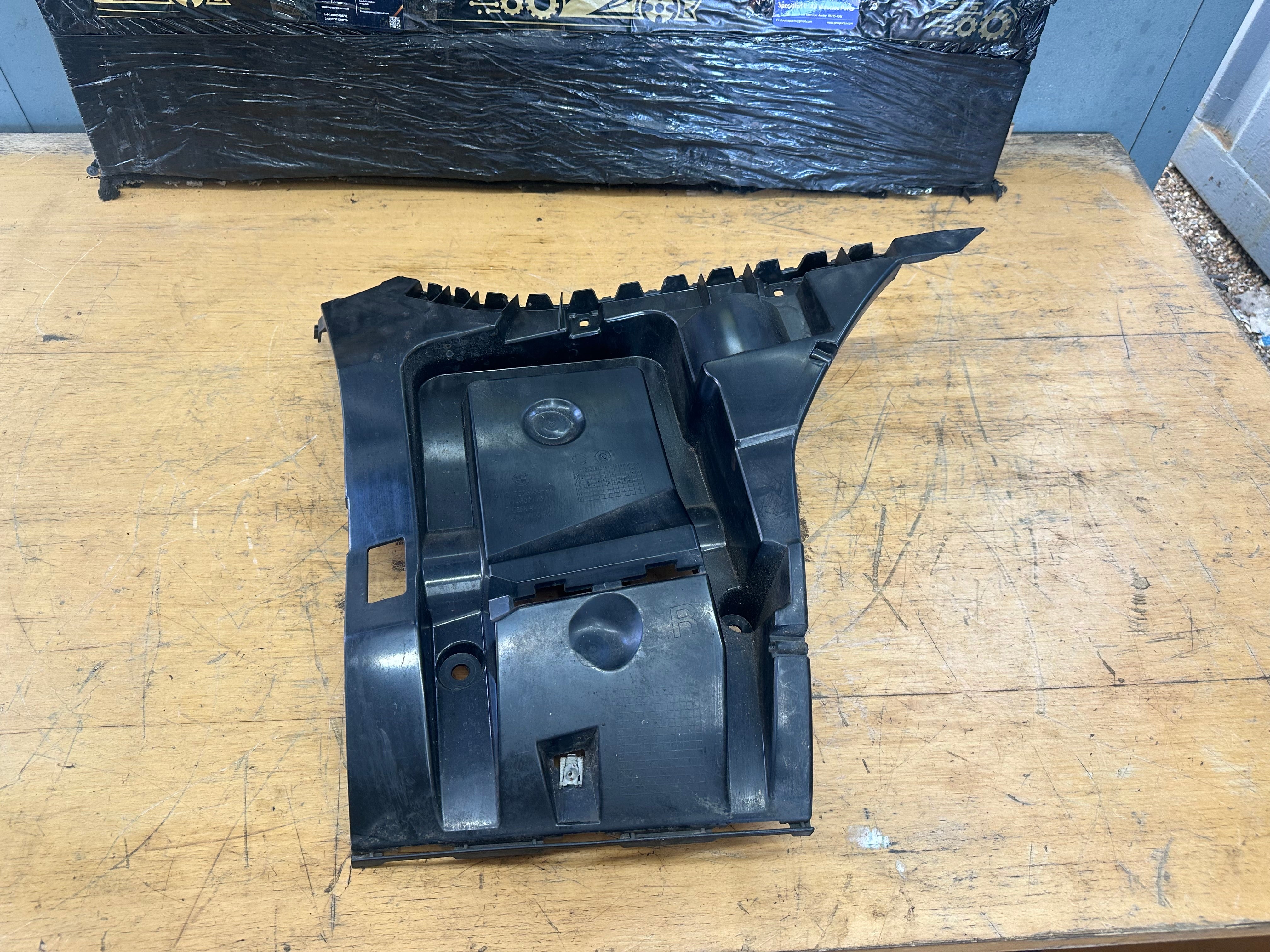 BMW 6 Series F12 F13 2011–2019 Bumper Bracket Right Rear O/S/R (7223166)