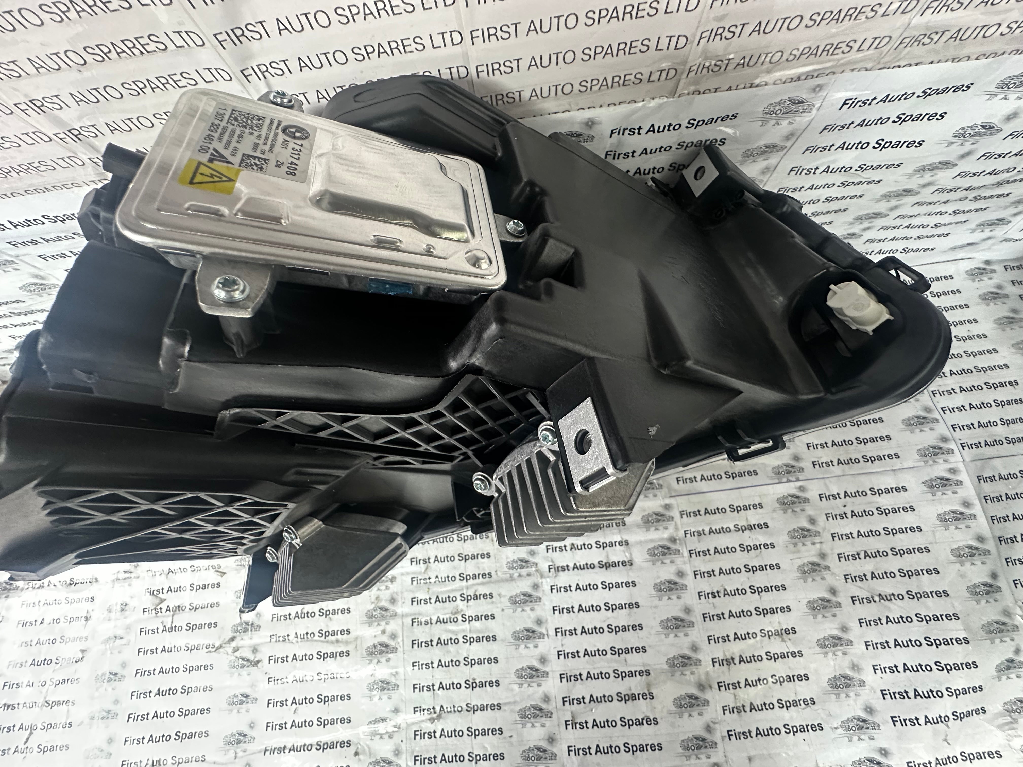 BMW 5 Series Xenon F10 F11 Left Headlight (7317131-10)