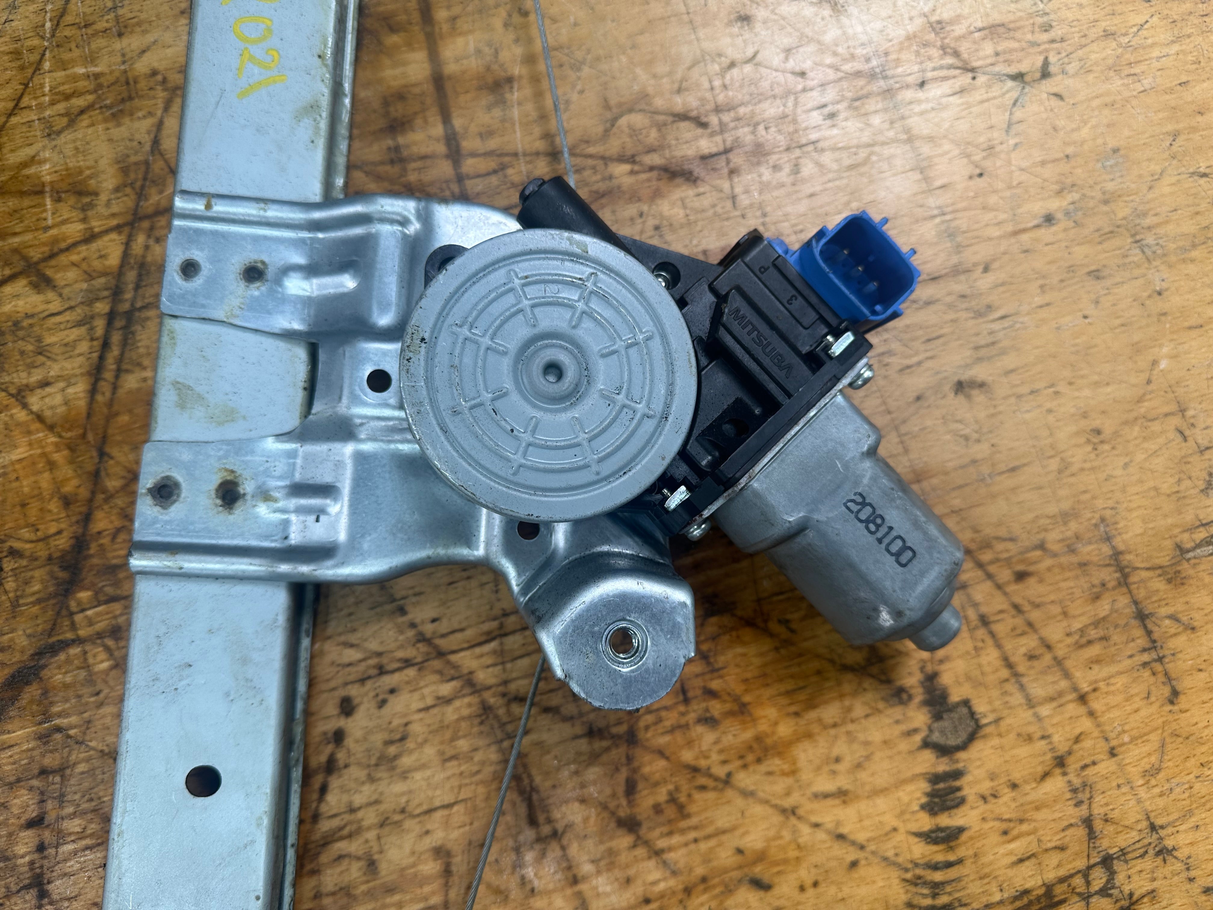 Nissan Leaf 2021 Front Right O/S/F Window Regulator (80731 3NA18)