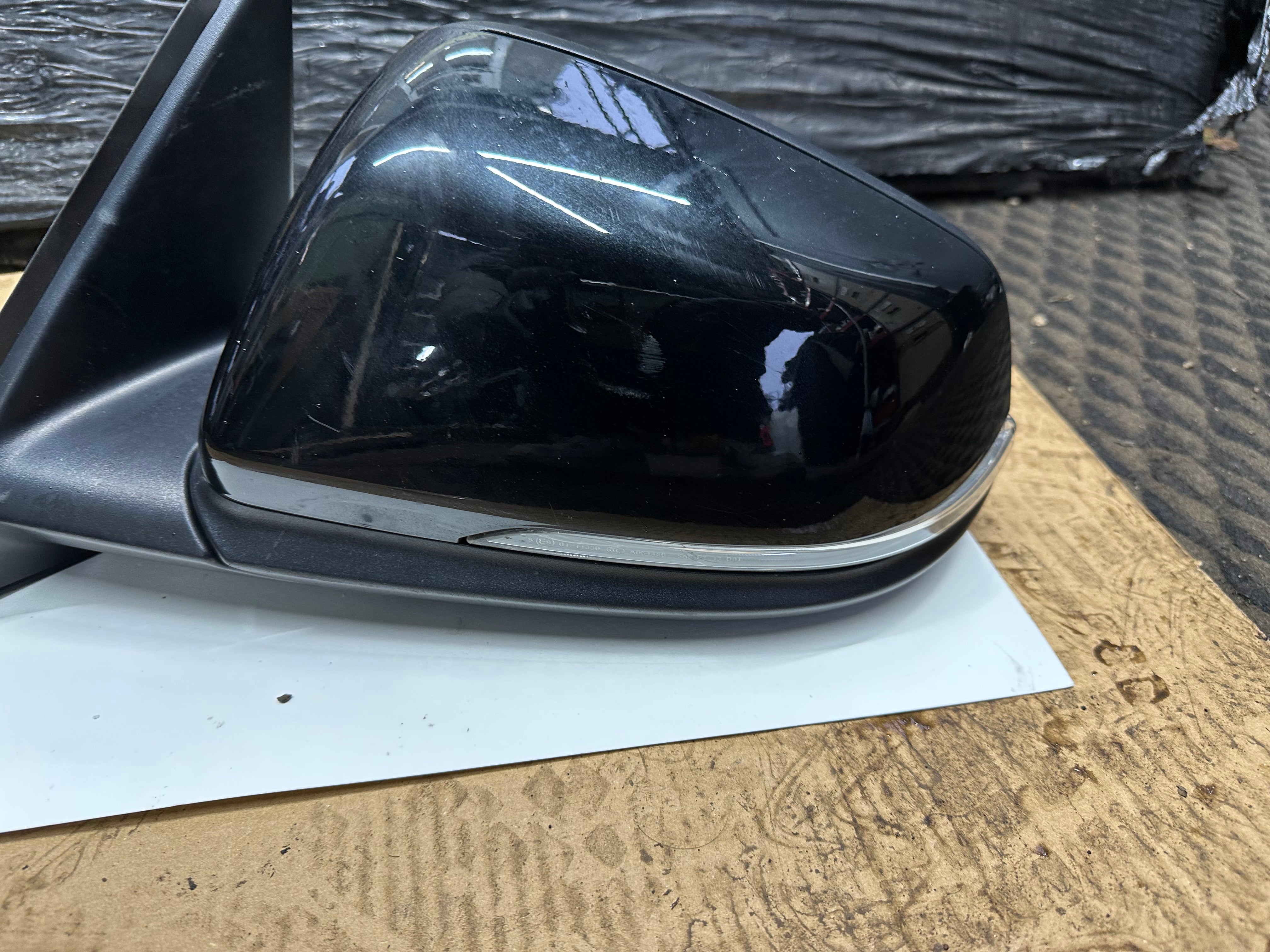 BMW X1 F48 2021  Left Passenger N/S Wing Mirror 5-Pin Plug (233656069)
