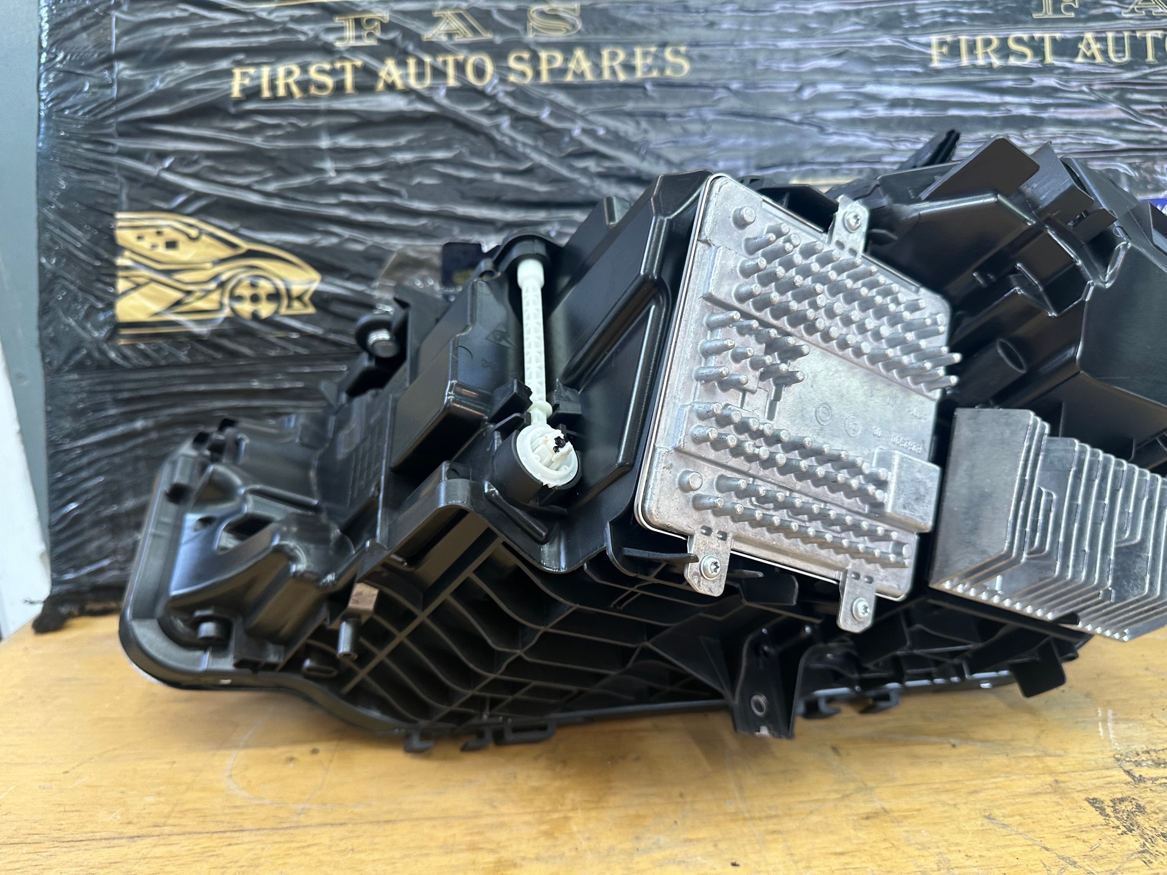 BMW 3 Series 2023-2025 Complete LCI LED Right Driver Side Headlight (7886662-05)