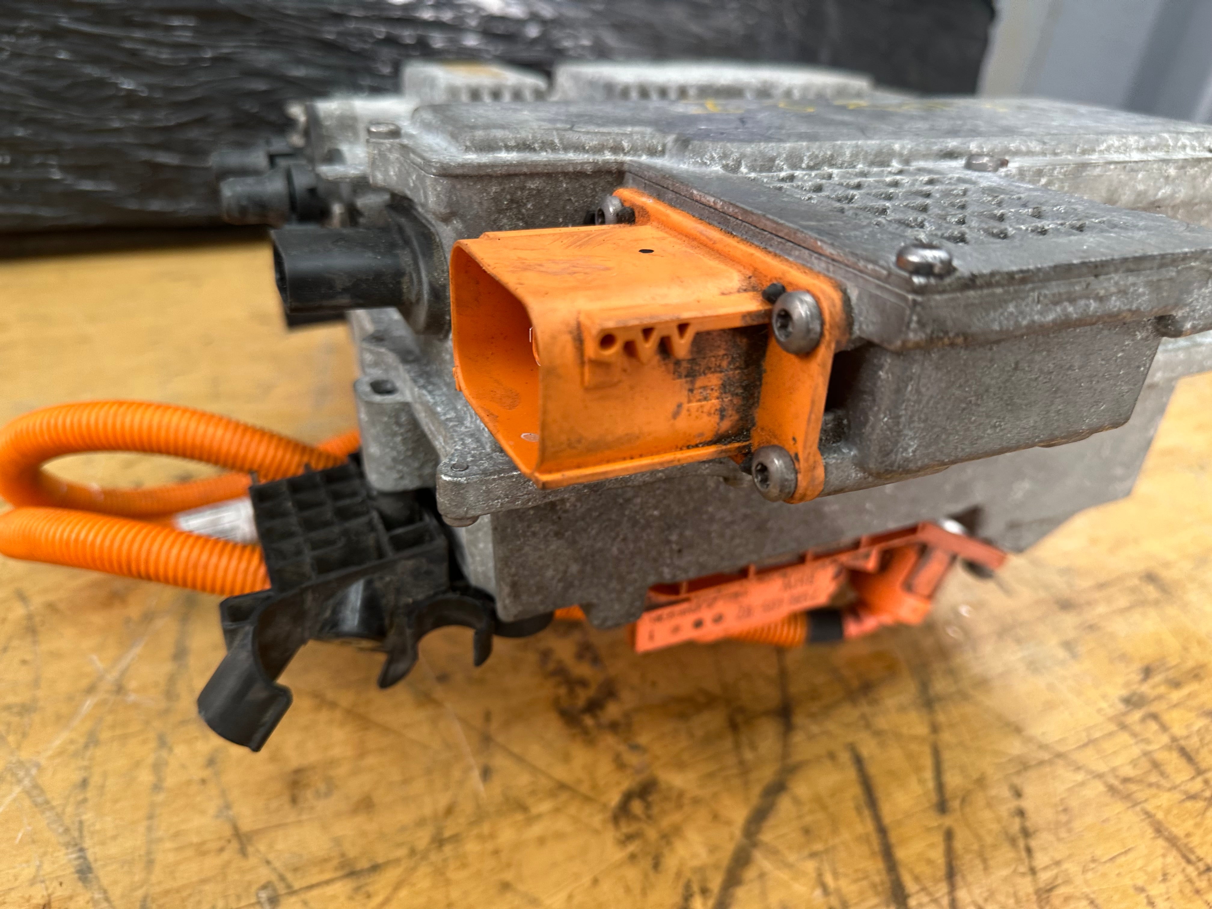 BMW i3 2013–2022 Voltage Converter (4010184601) (7933931)