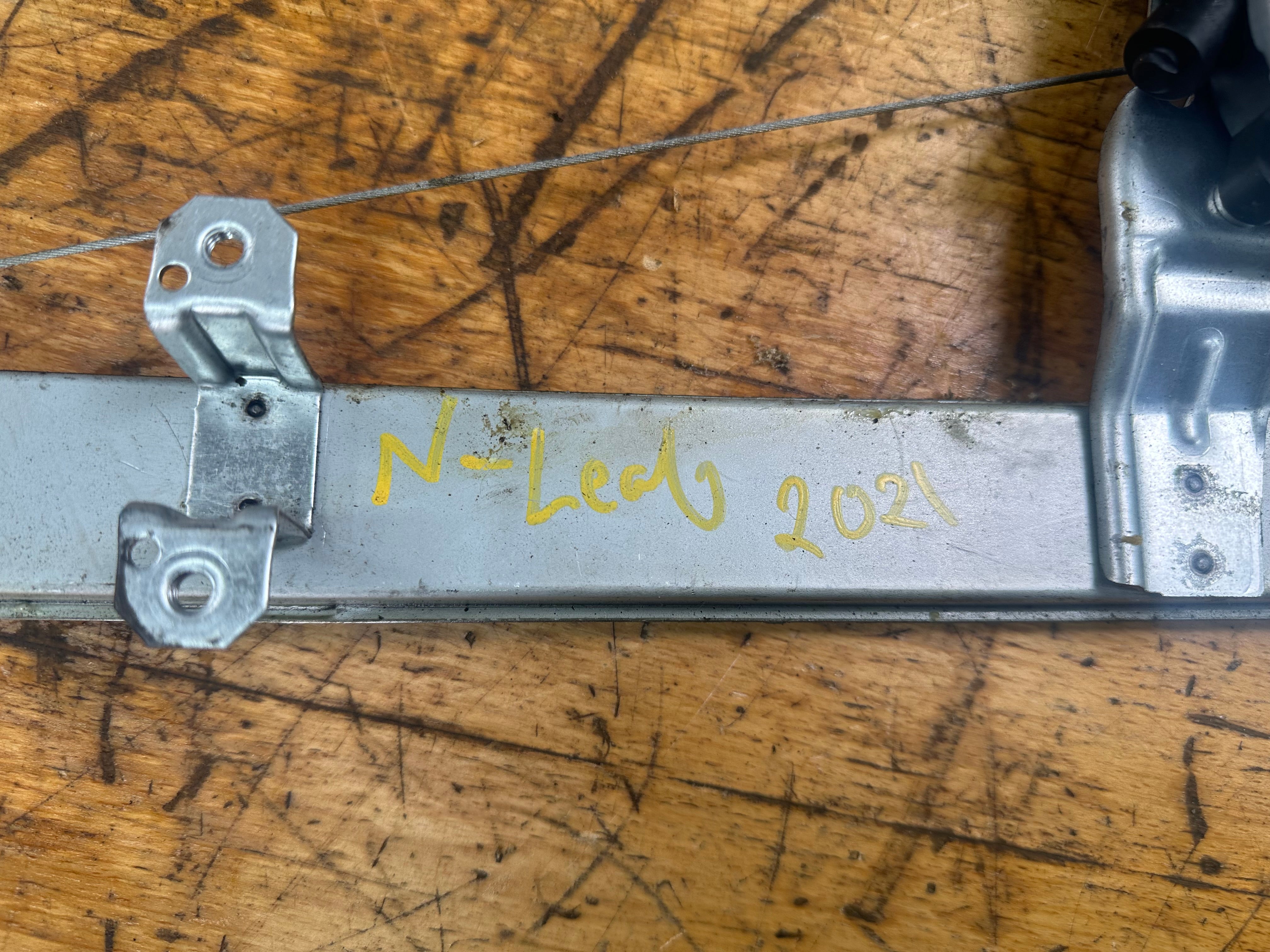 Nissan Leaf 2021 Front Right O/S/F Window Regulator (80731 3NA18)