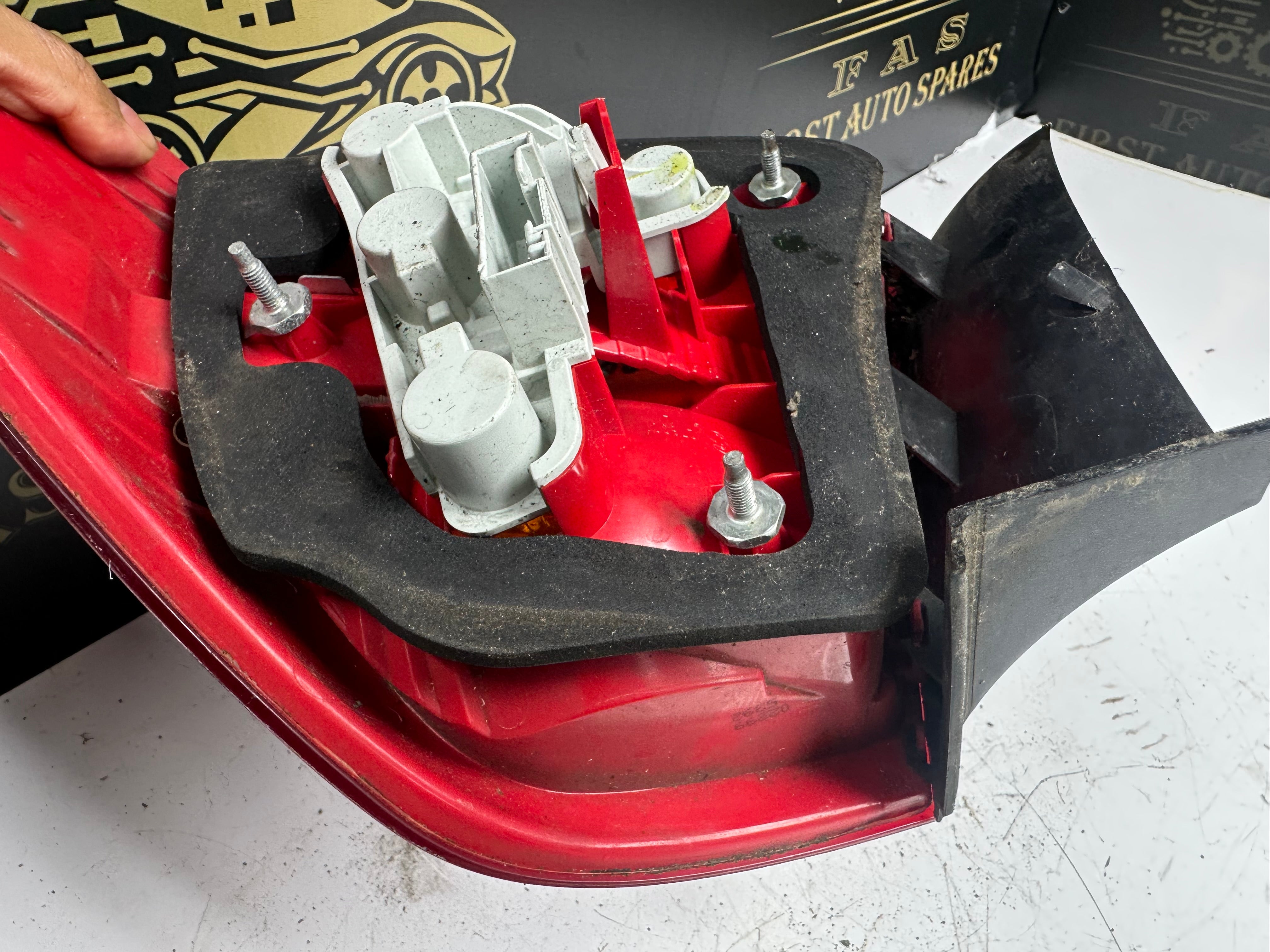 BMW 3 Series E90 E91 E93 2008 Left Rear Tail Light (276301 L)