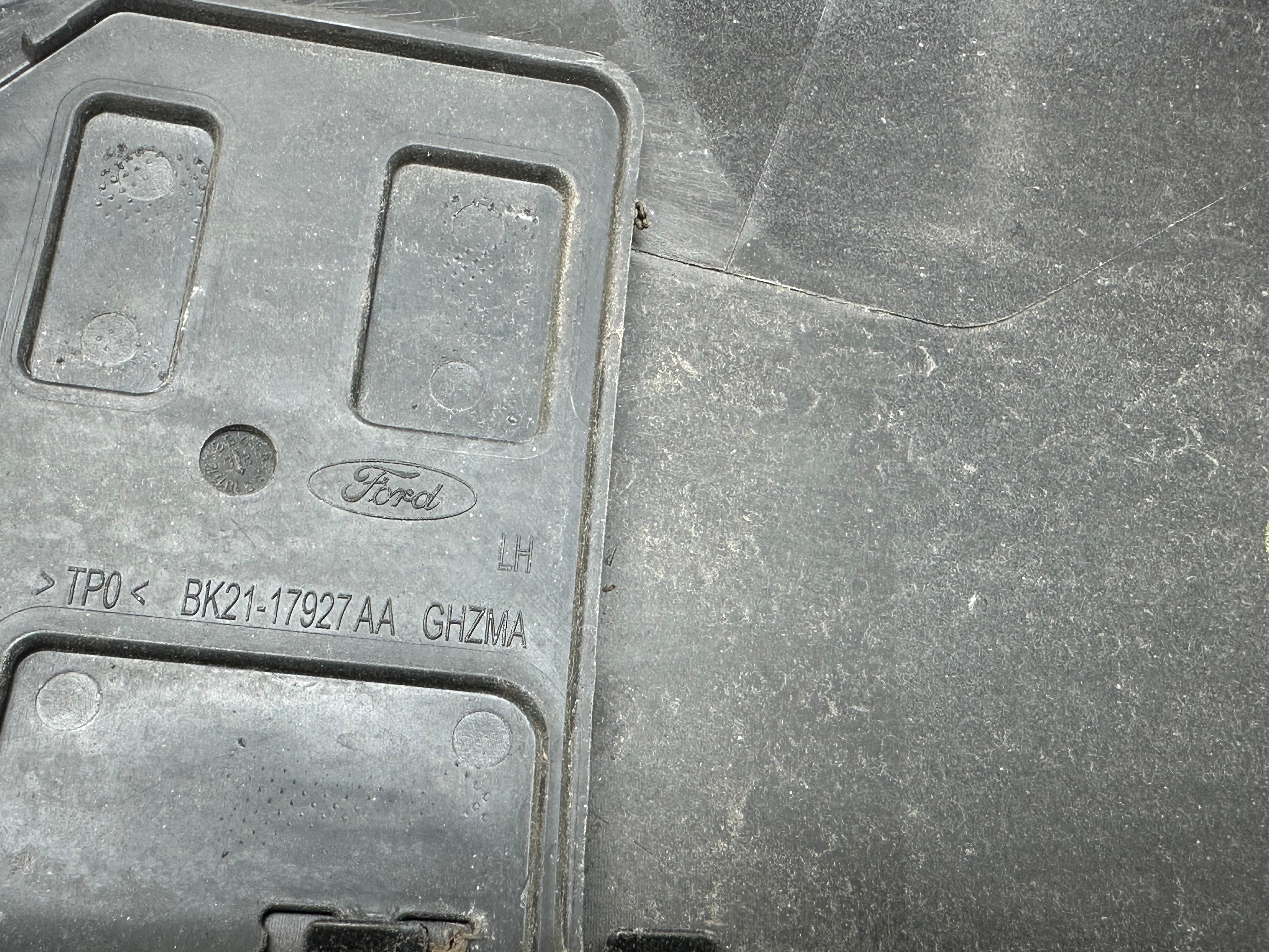 Ford Transit Custom Mk8 Complete 2021-2023 Rear Bumper with Parking Sensor (KK2T-15K868-CBD) (JK21-17E962-PA) (BK21-17927AA) (BK21-17926AA)