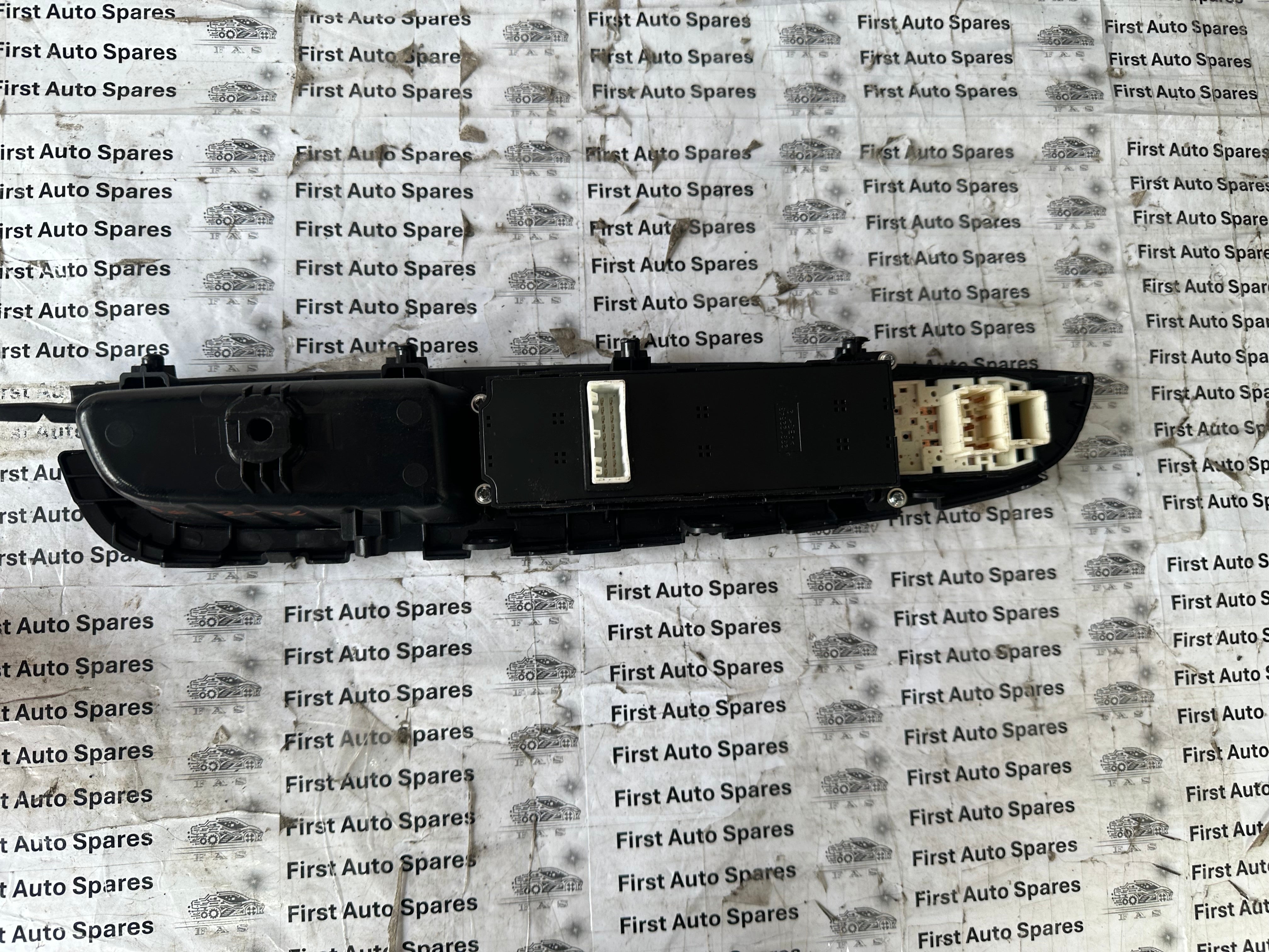 Hyundai i10 Drivers Window Switch Control 2016 (82740-B9030) (299122841)