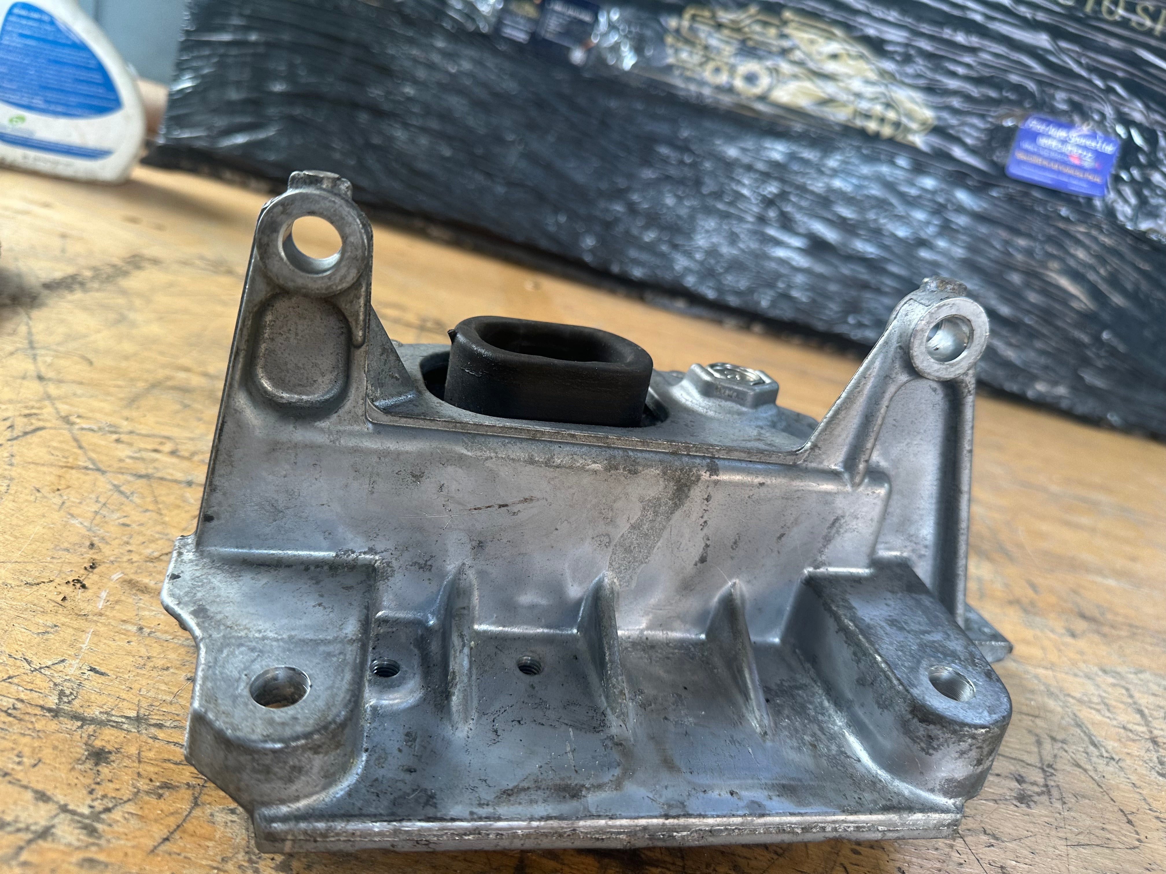 Nissan Juke 2010–2019 F15 Engine Mount (038122)