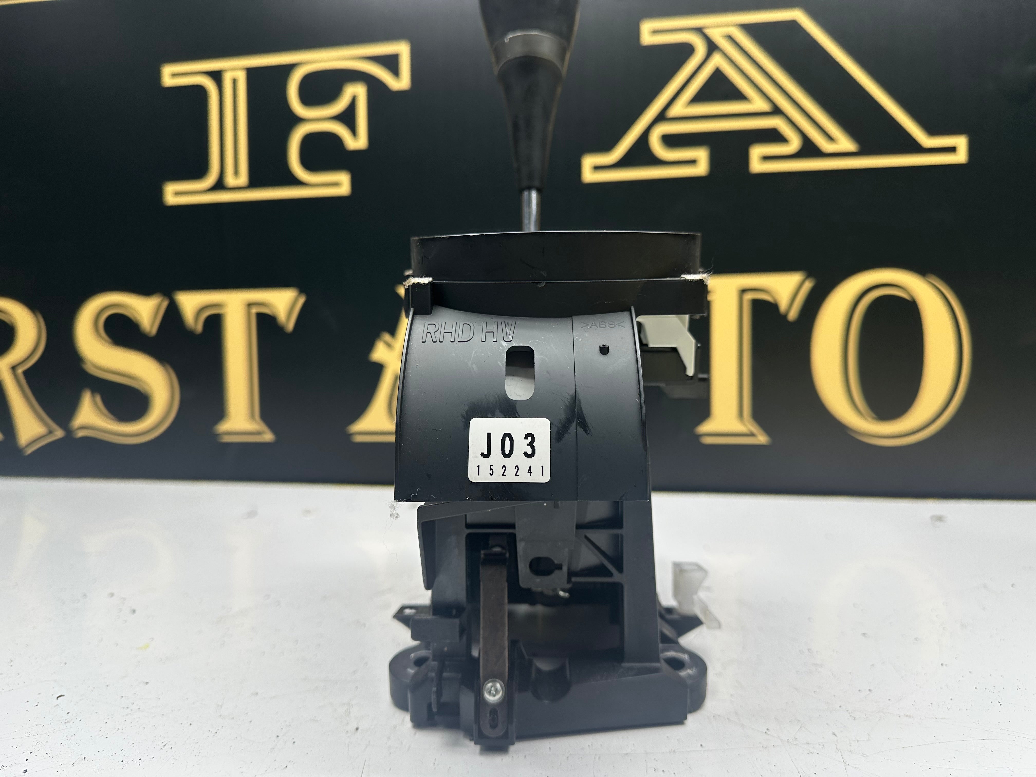 Toyota Yaris 2016 Mk3 Automatic Gearstick Assembly (52160/RH)
