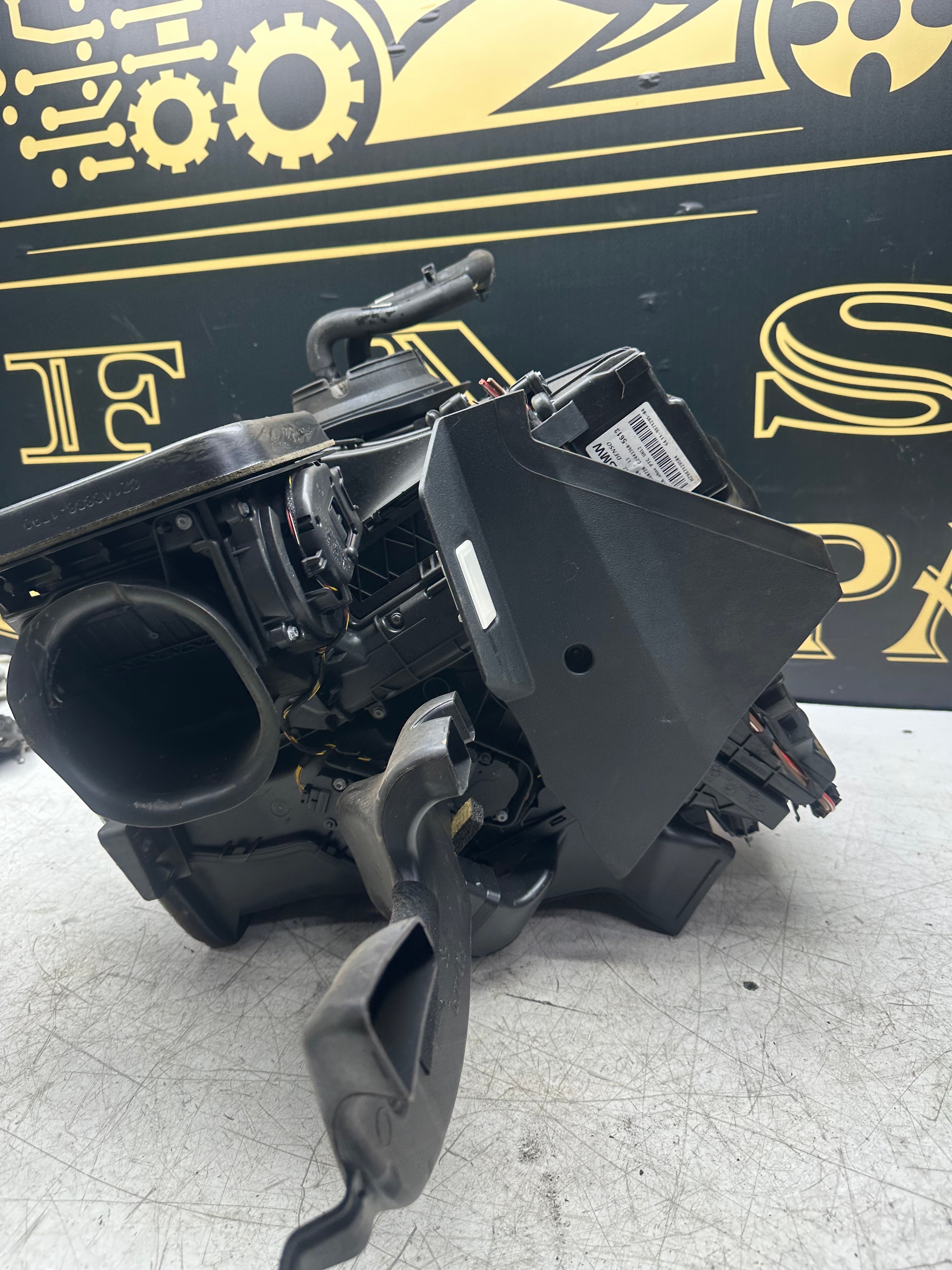 BMW X1 F48 / MINI F60 Heater Box Unit with Blower Motor 9383118/9263409