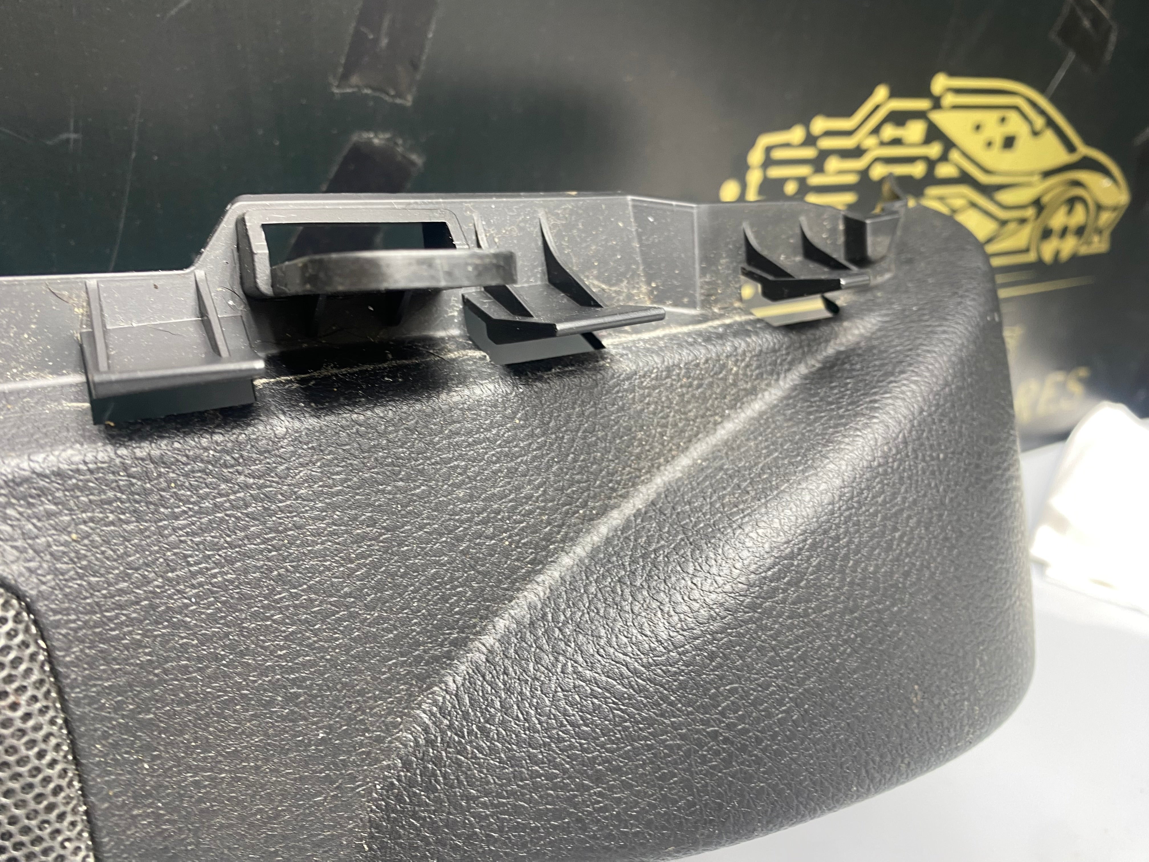 BMW 1 Series F20 F21 Rear Window Parcel Shelf Support Bracket with Speakers– 2011–2019 (7240777)[Left]