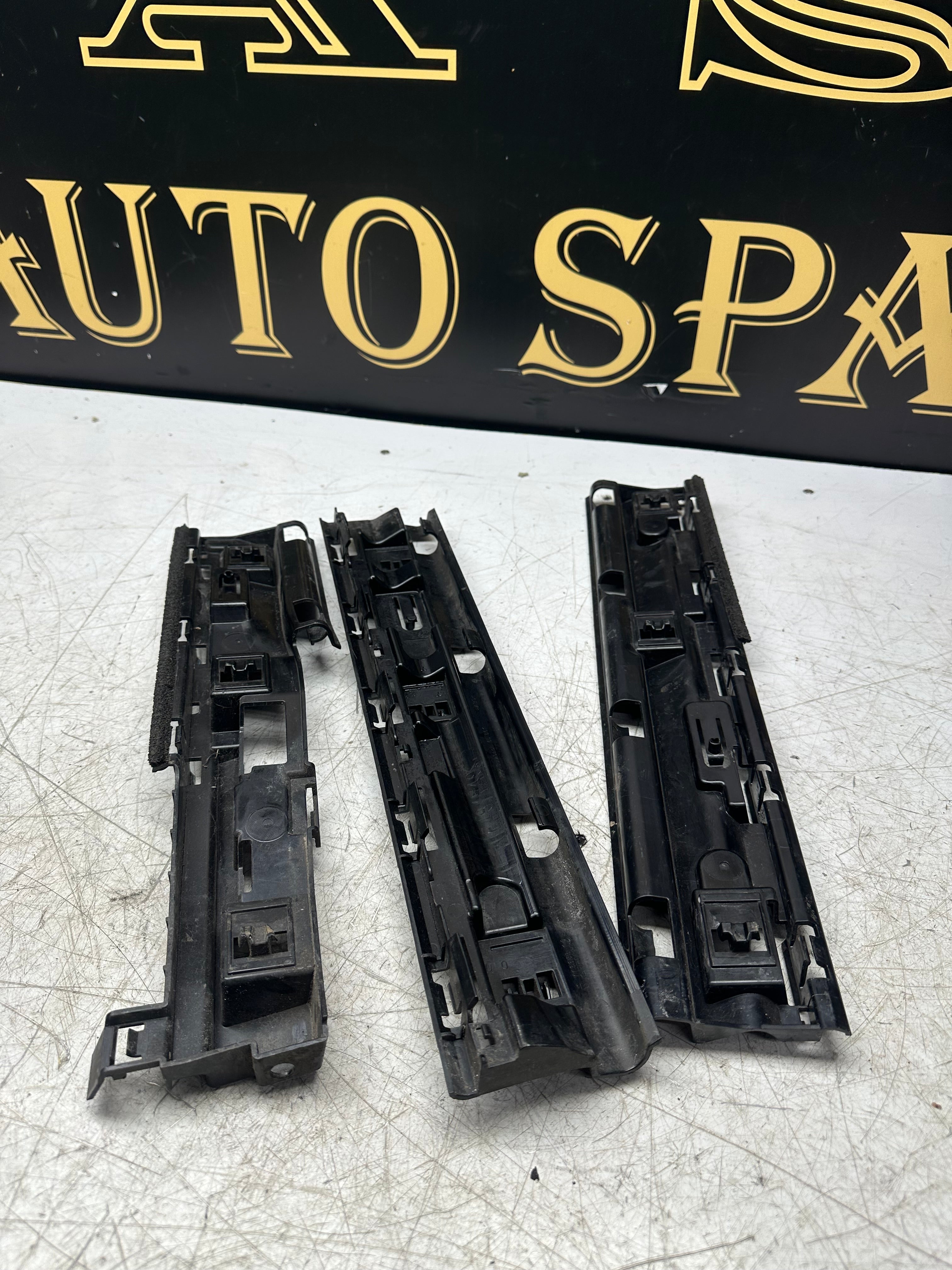 BMW X1 F48 Side Skirt Bracket Set – Left Side (7332333 / 7332331 / 7332329)