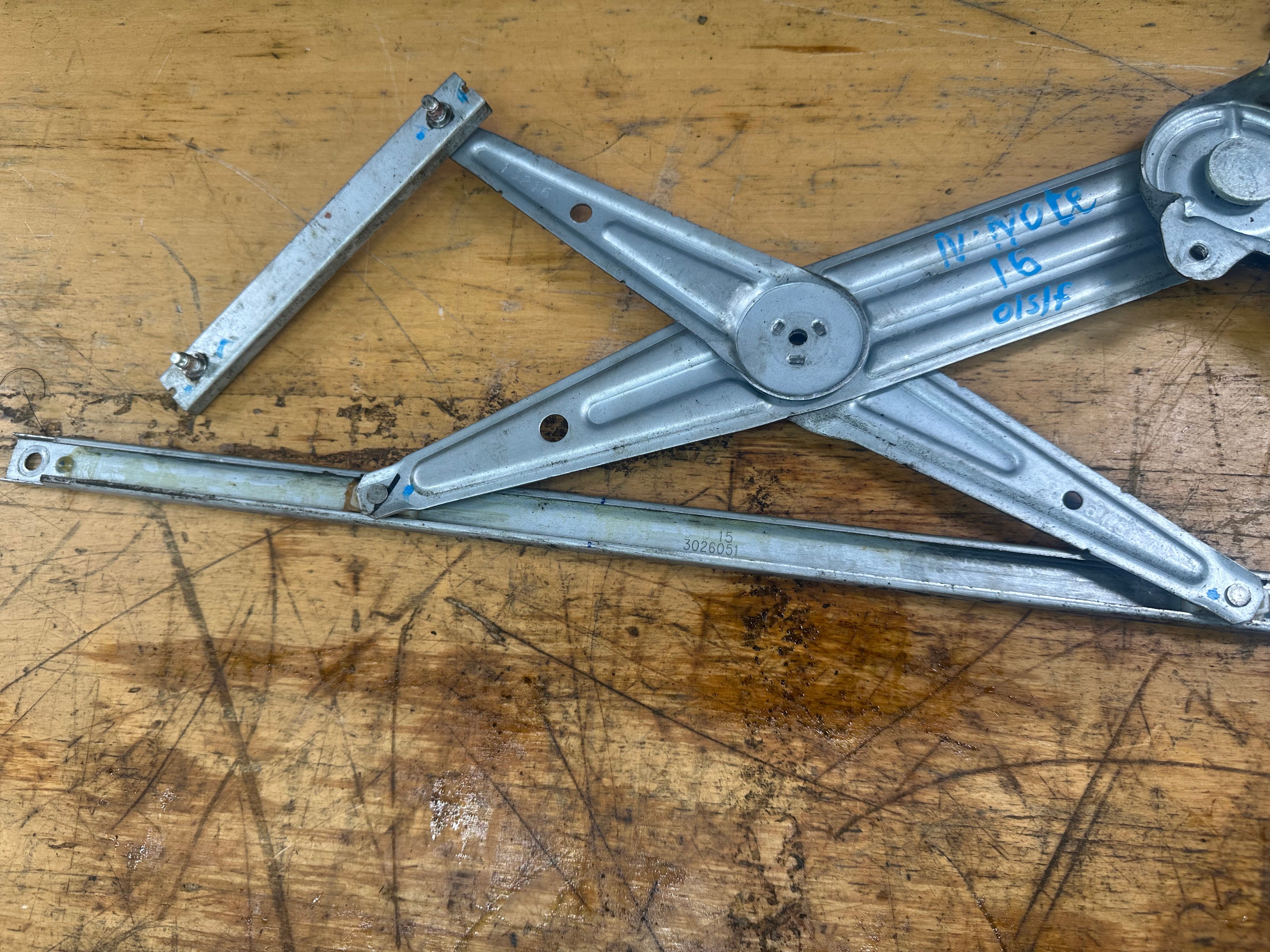 Nissan Note 2016 Right Front O/S/F Window Regulator (80730-1HB2A) (1061018)