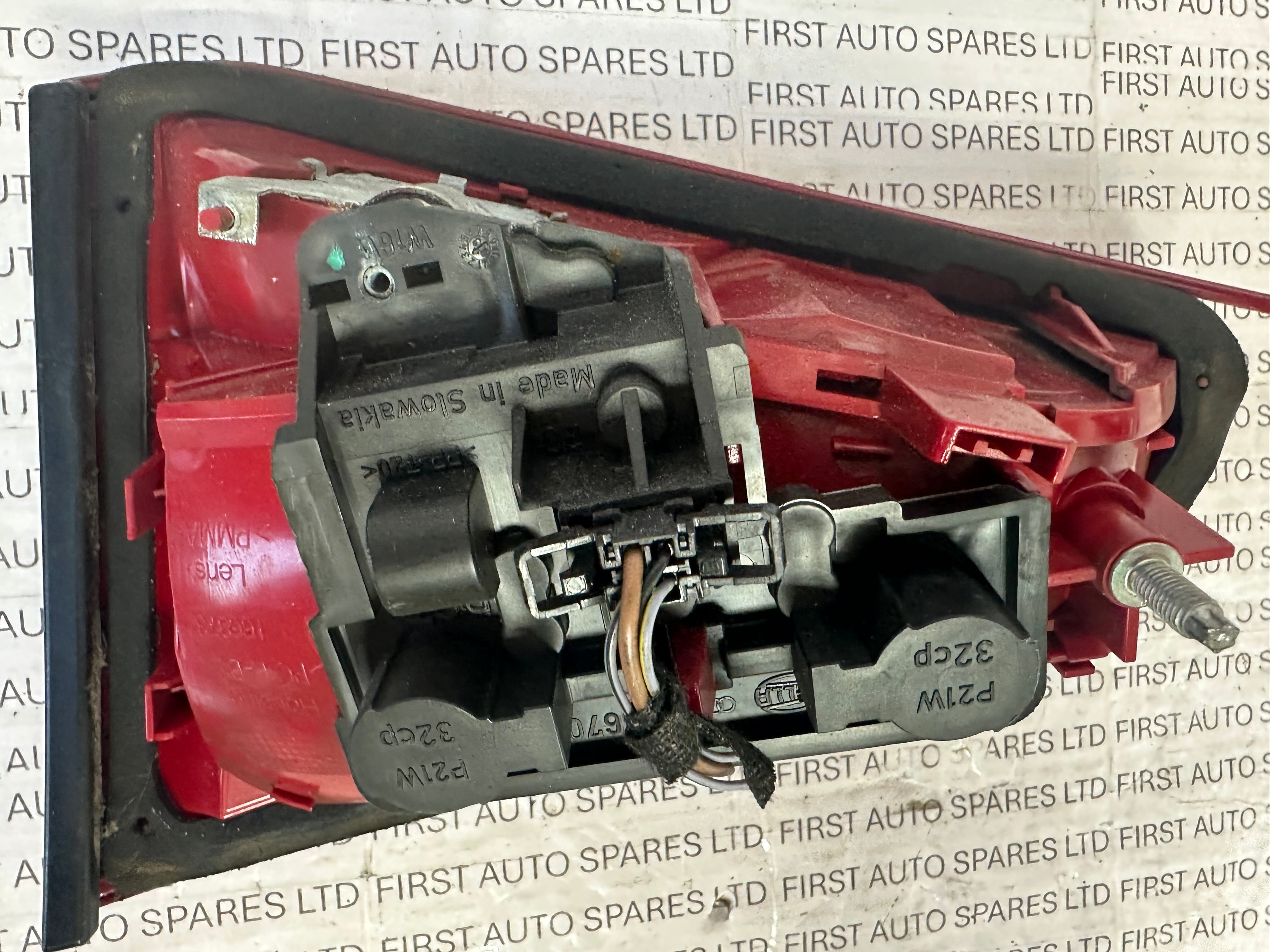 Audi A4 B8 Inner Left Rear Tail Light (8K5945093D)