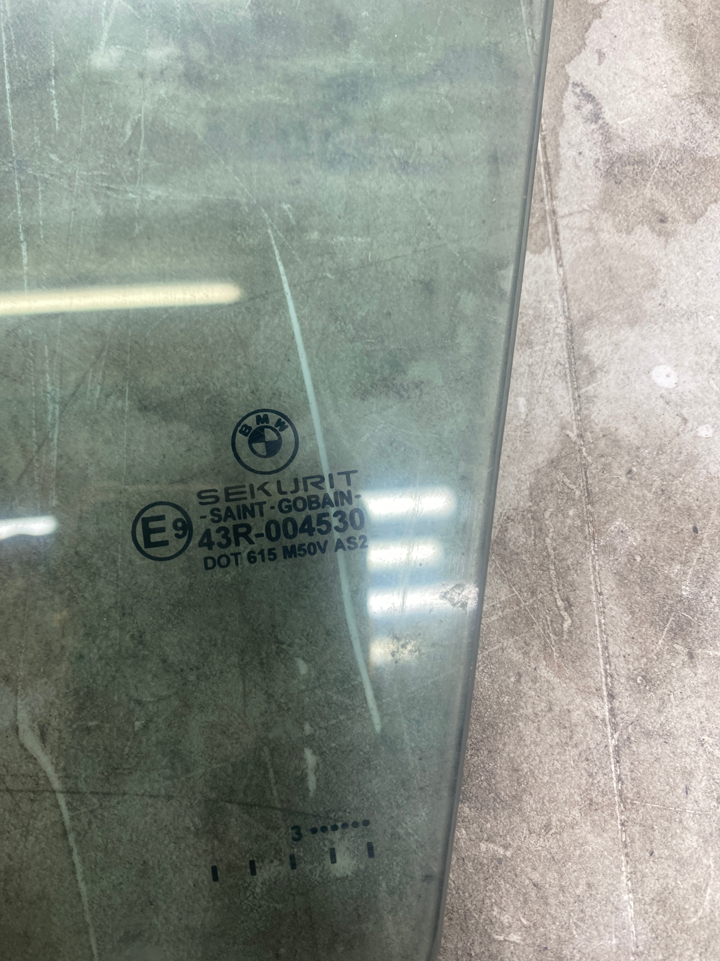 BMW Z8 E52 Front Passenger Side Window Glass 2000–2003