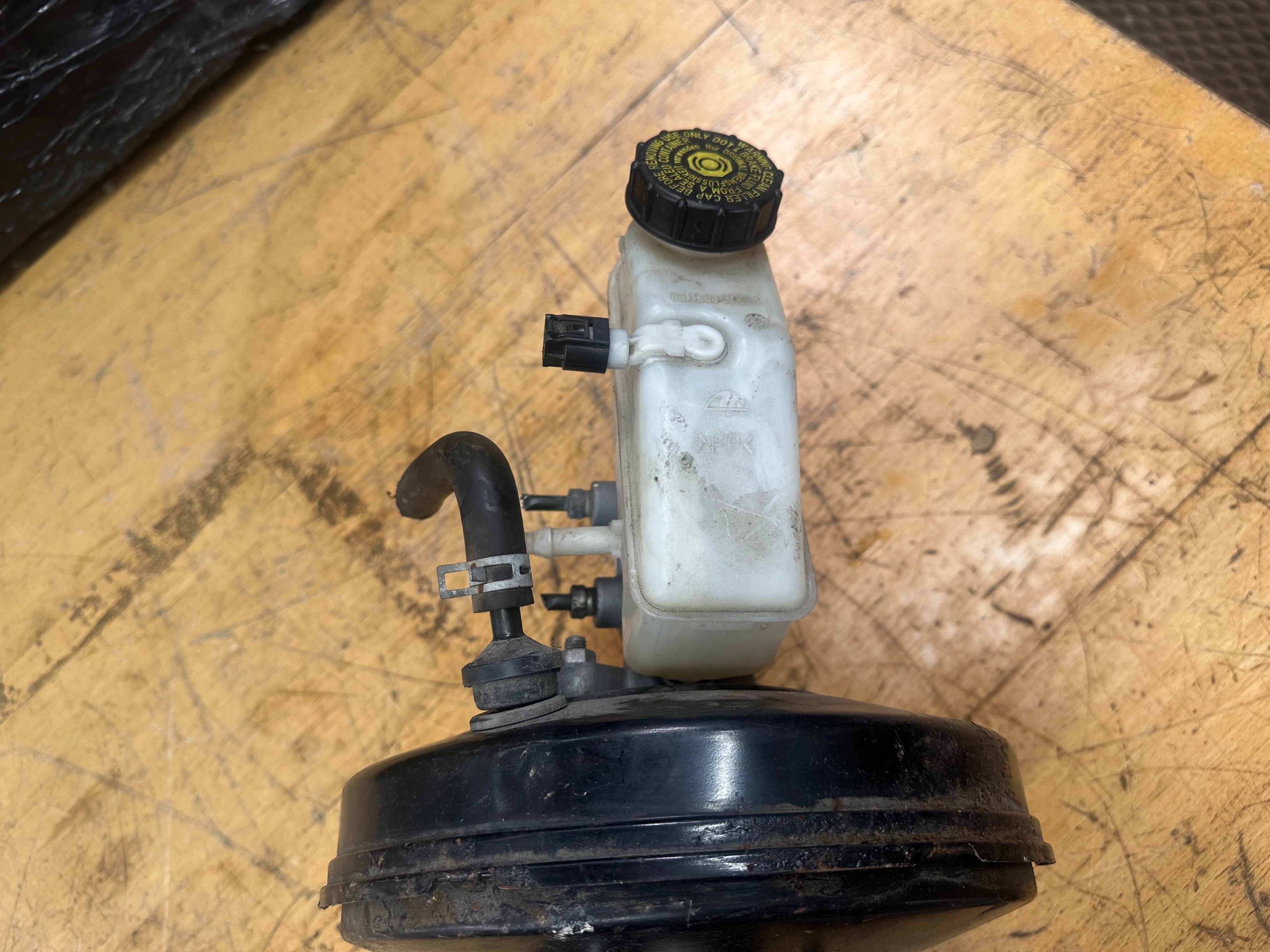 Toyota Yaris 2012–2020 Brake Servo & Master Cylinder 1.3 Petrol (47200-0D560)