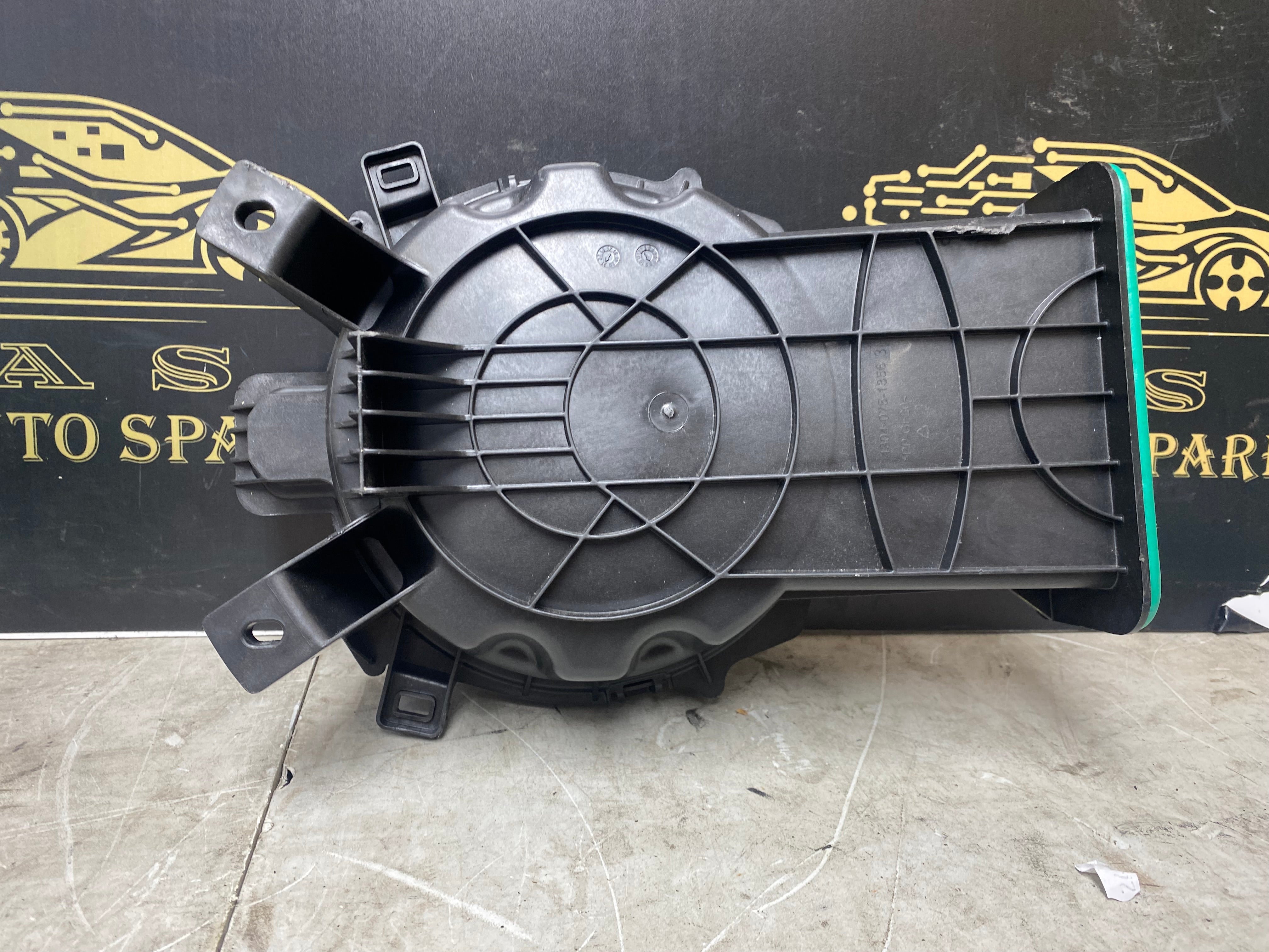 BMW X3 / X4 Subwoofer Speaker Harman Kardon 6811959