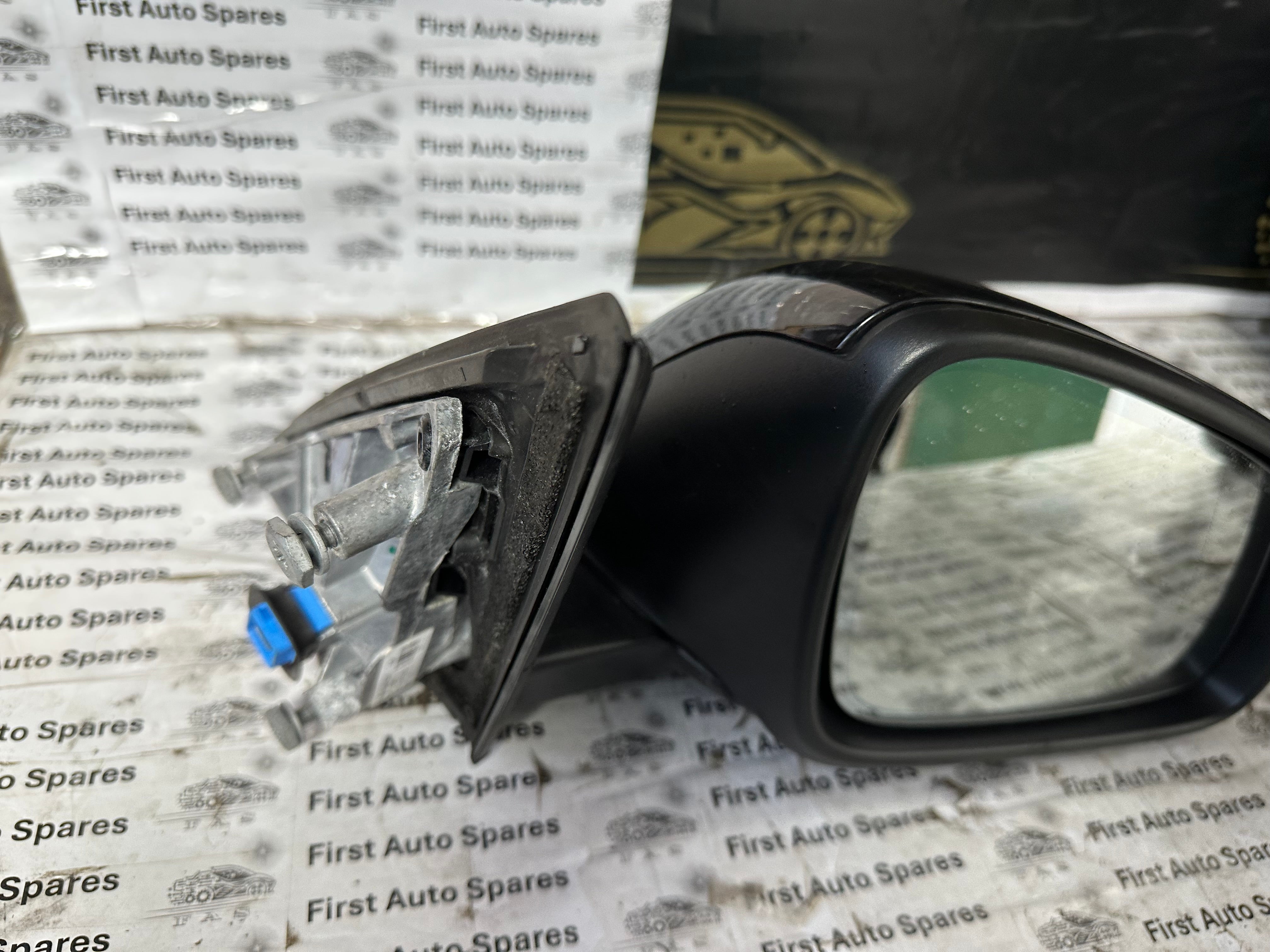 BMW X1 F48 2021 Right O/S Driver’s Wing Mirror 7-Pin Plug (233656070)