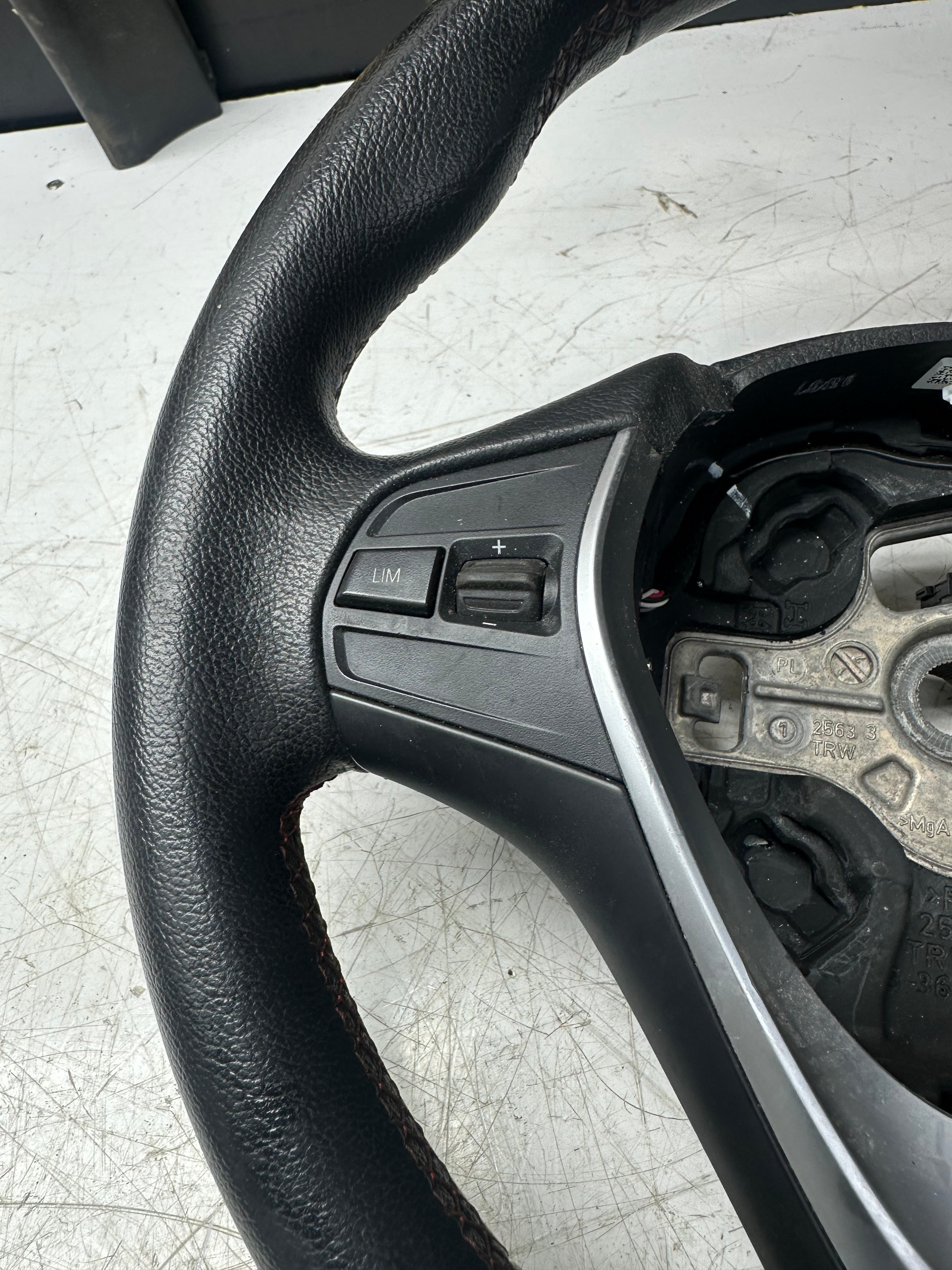 BMW 3 Series F30 2015 Steering Wheel (7984979) (3-369-PL7-1)