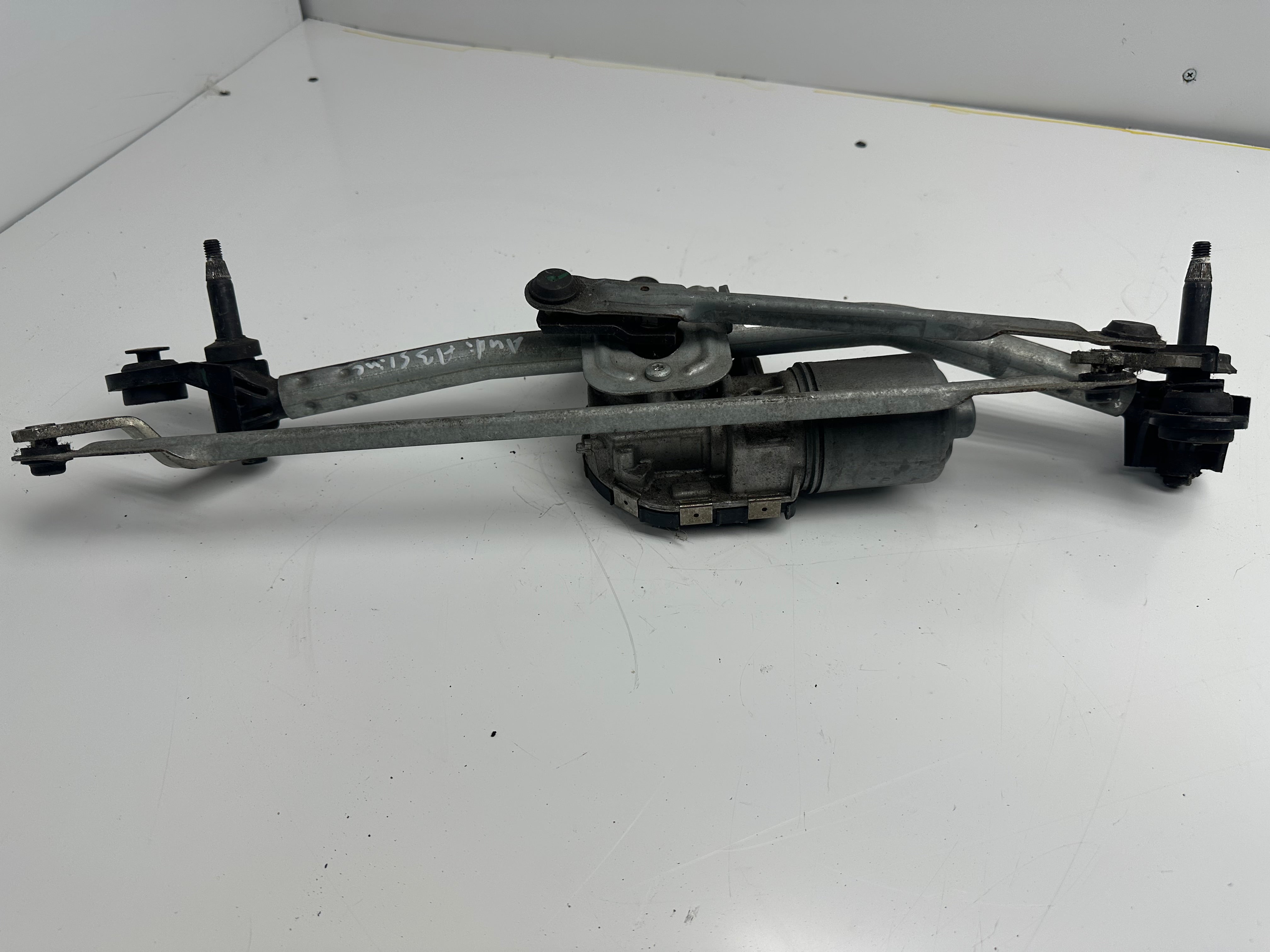 Audi A3 8V 2020 Front Windscreen Wiper Motor & Linkage (8V2955023D)