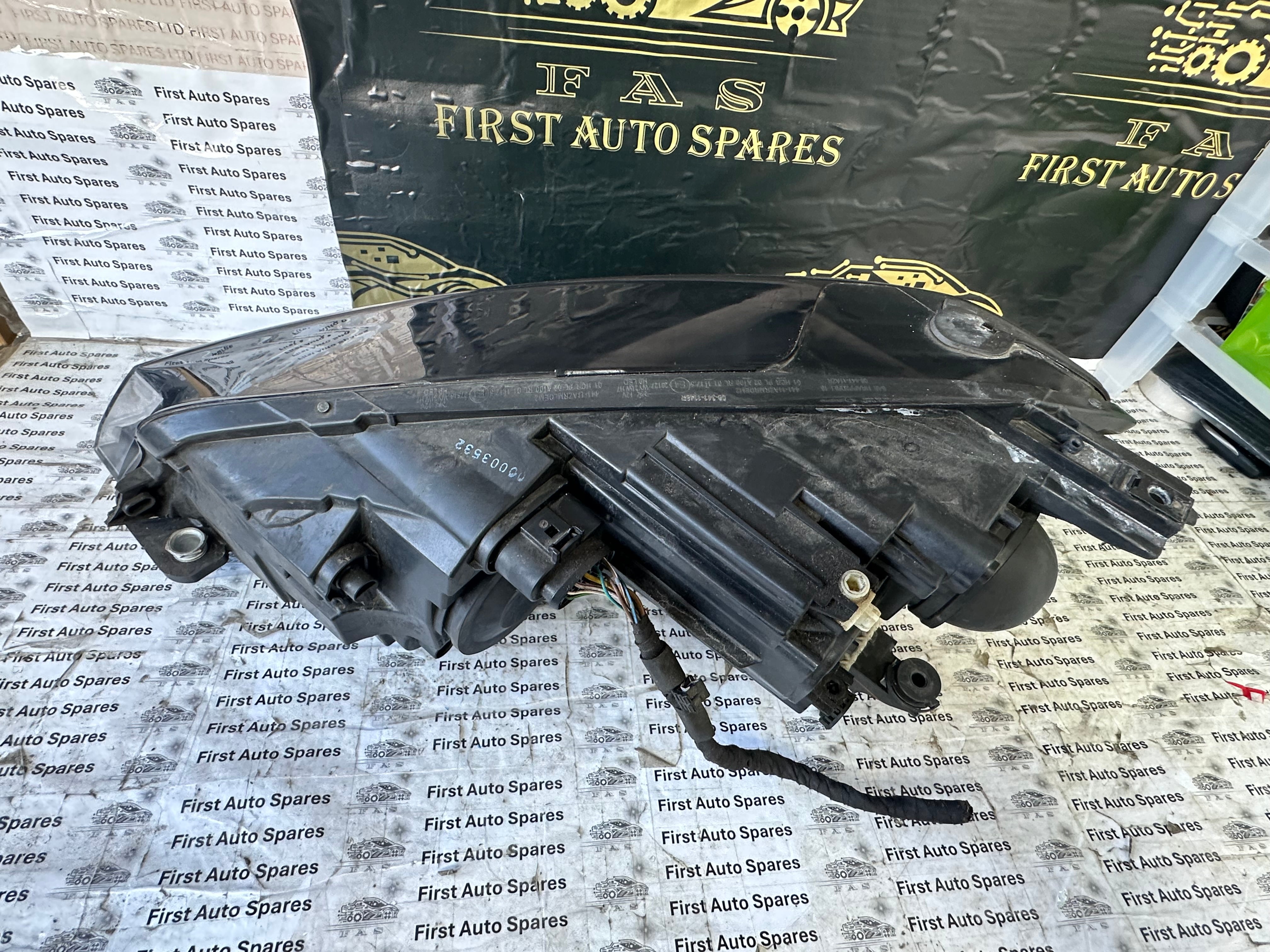 Volkswagen Golf MK7.5 (2013–2017) Right O/S Driver’s Halogen Headlight