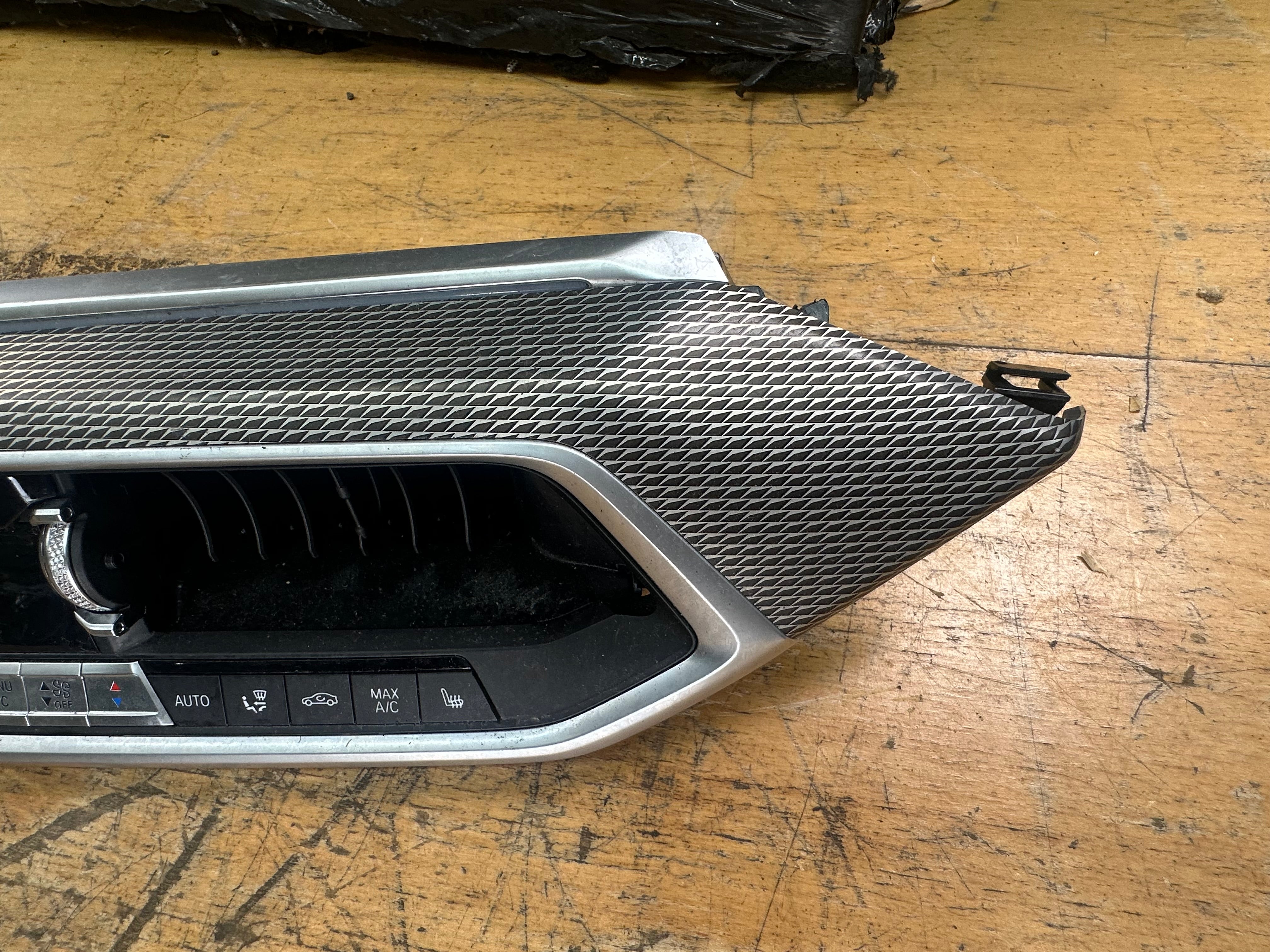 BMW X5 G05 Dashboard Centre Trim & Air Vents (8073203) (9458527)