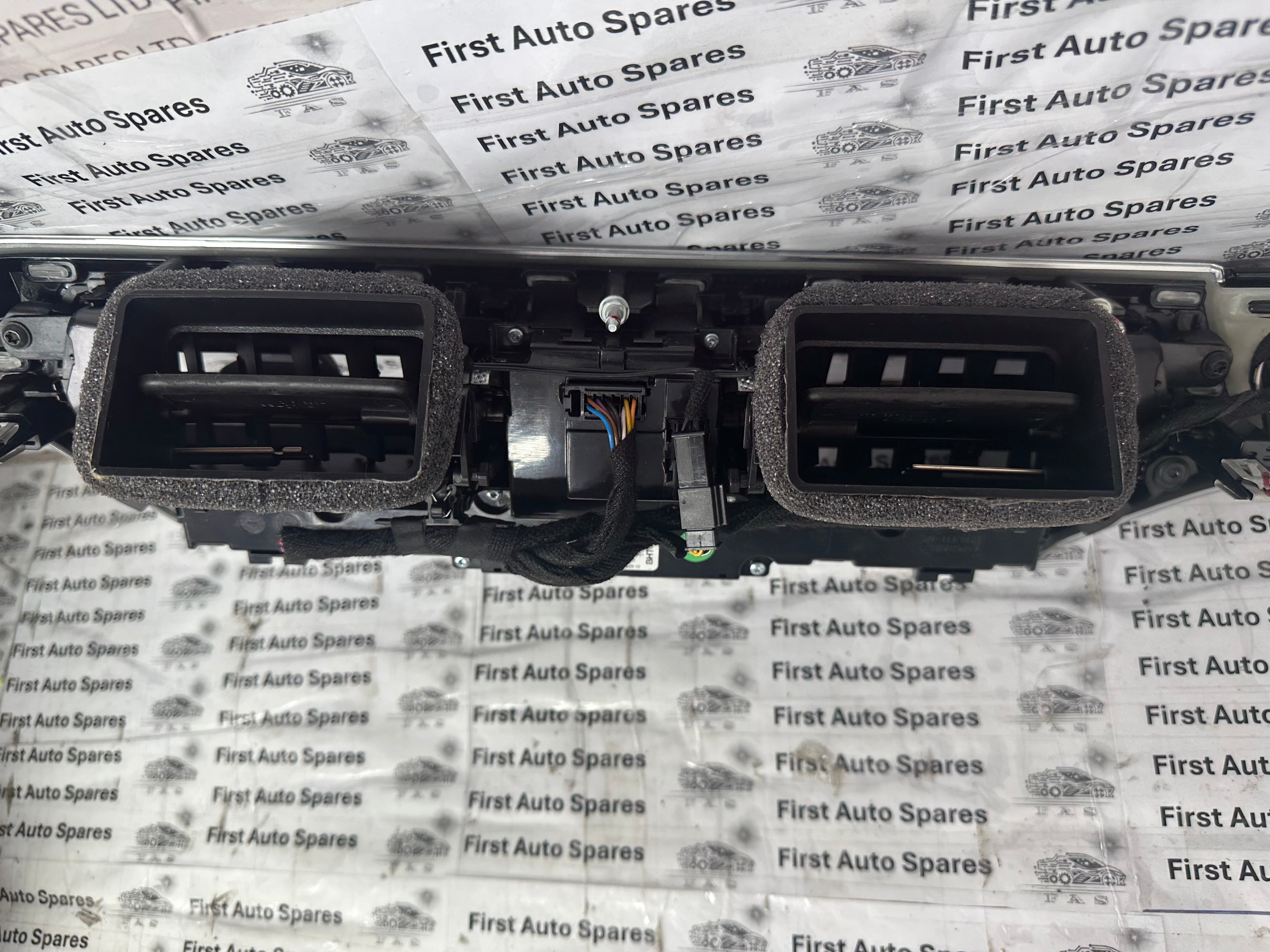 BMW 3 Series G21 Climate Control with Left Air Vent Grille (6848620, 4A0EDD1-02)