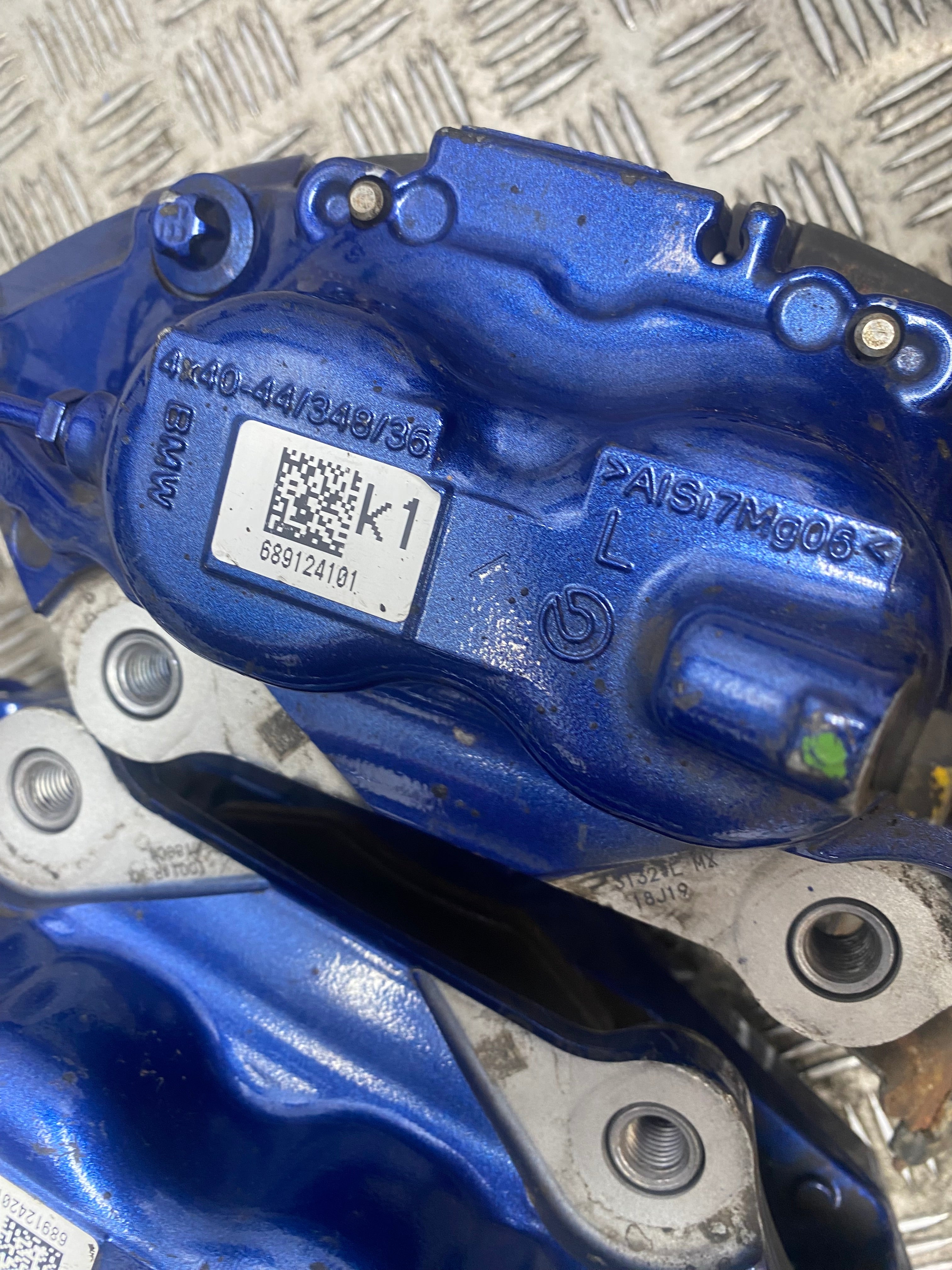 BMW X3/X4 G01/G02 M Sport Front Brake Caliper Set – 2018–Present (689124201)