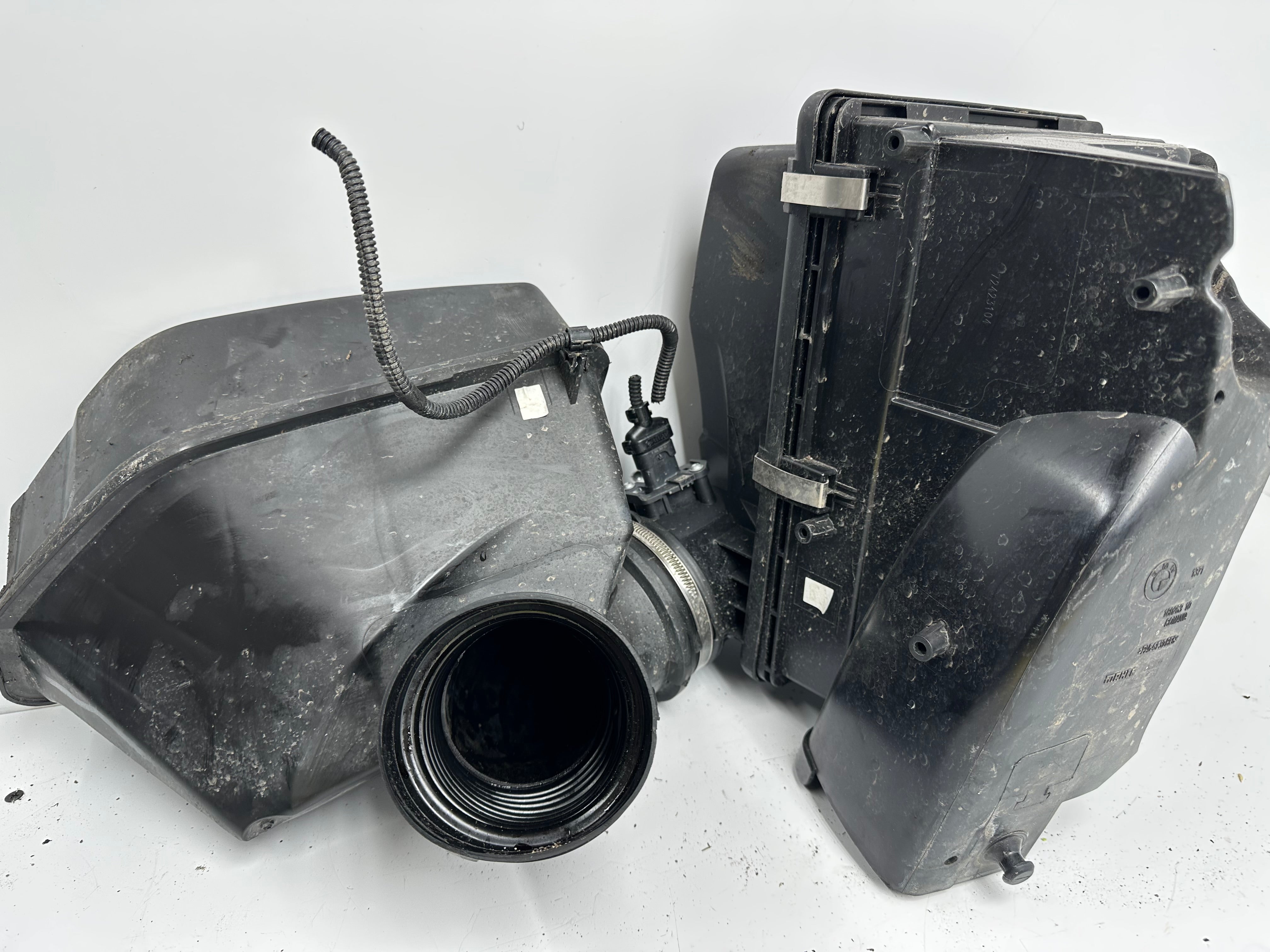 BMW 3 & 4 Series Intake Silencer Air Filter Box (180263-10) (AD858042402)