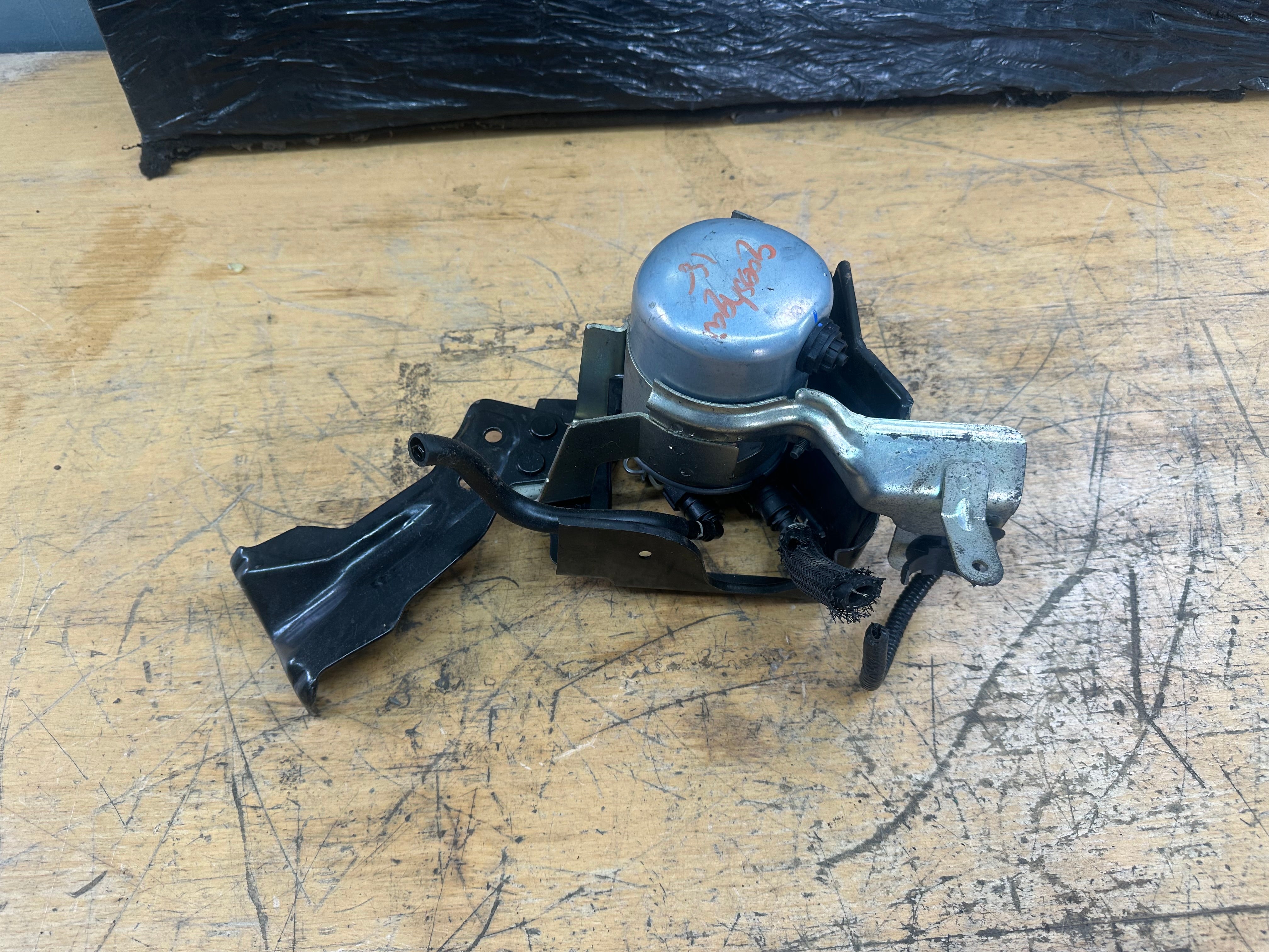 Renault Kadjar / Nissan Qashqai 2018 Diesel Fuel Filter and Housing (16400-4EA1B)