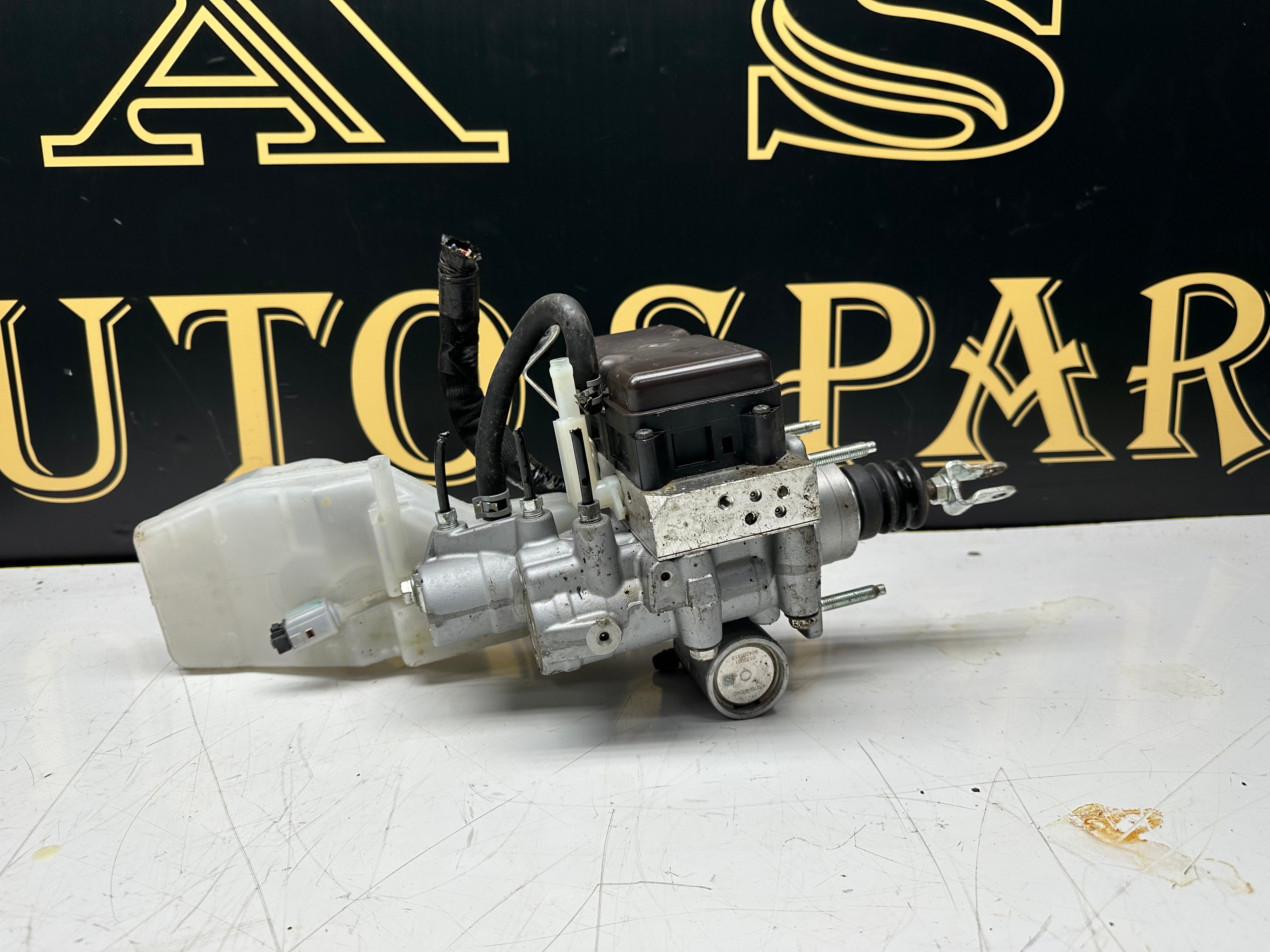 Toyota C-HR AX10  1.8 Hybrid 2018 Brake Master Cylinder (47210-10280)